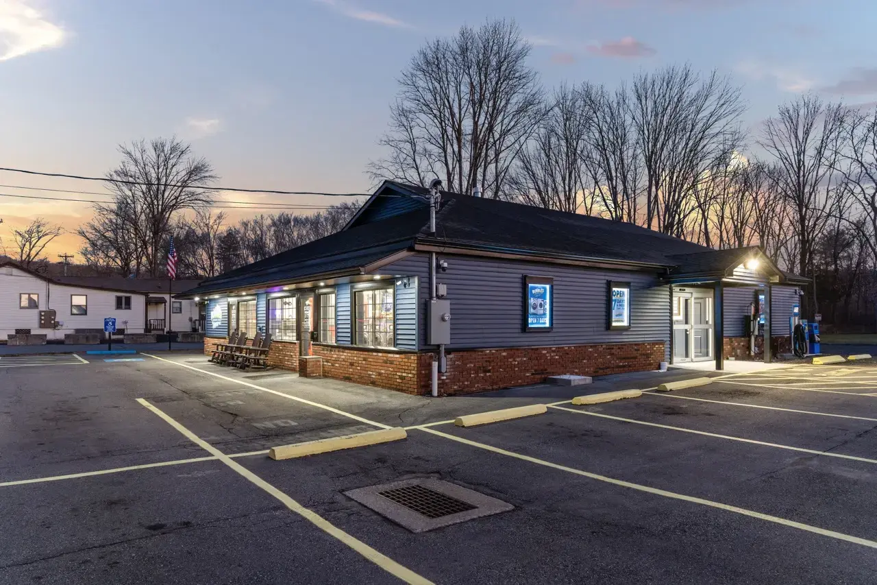 Bubbles Laundry Spa - Image 14