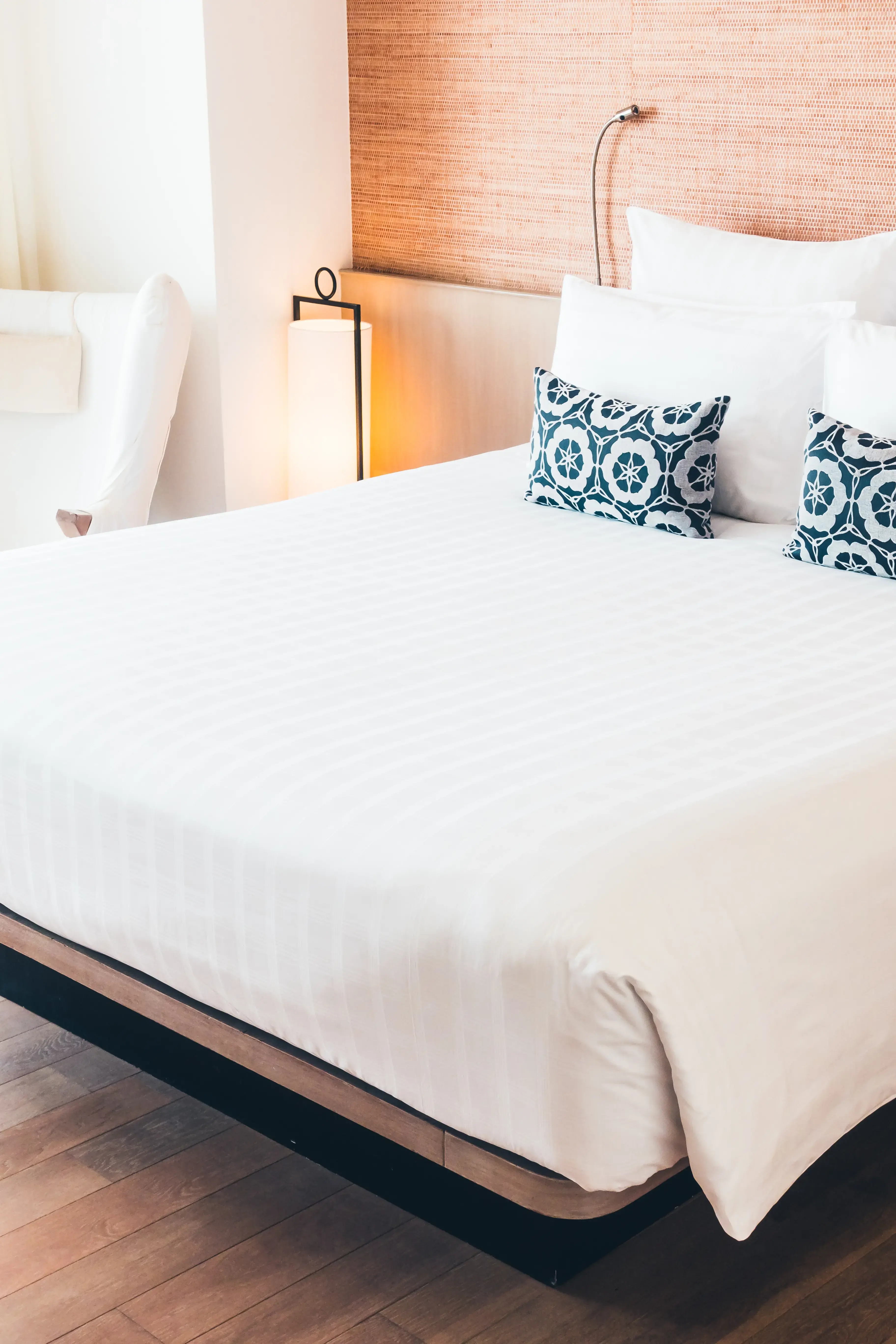 Bubbles Linens & Cleaning Services thumbnail 10