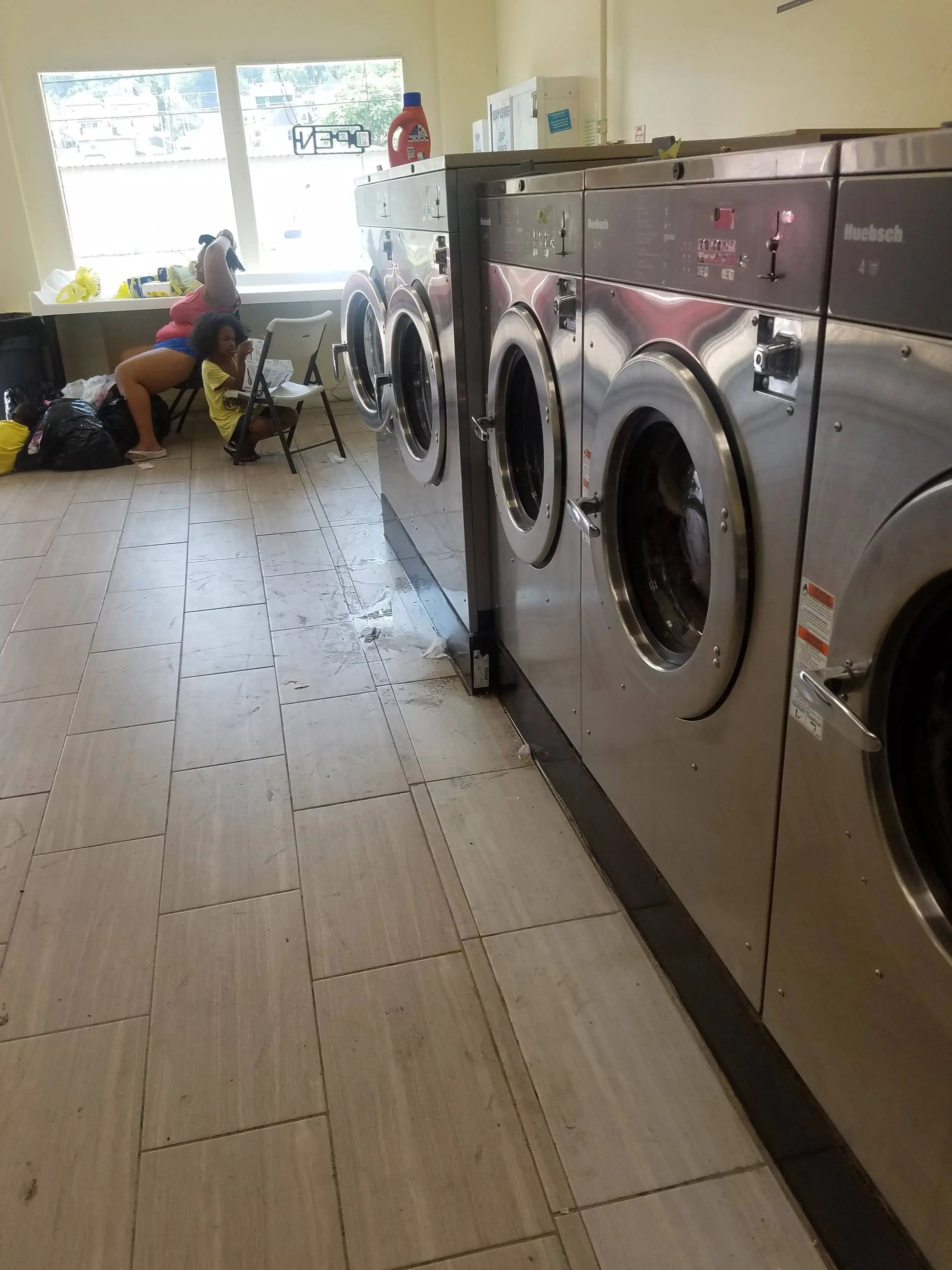 Bubbles On 4th - Image 15