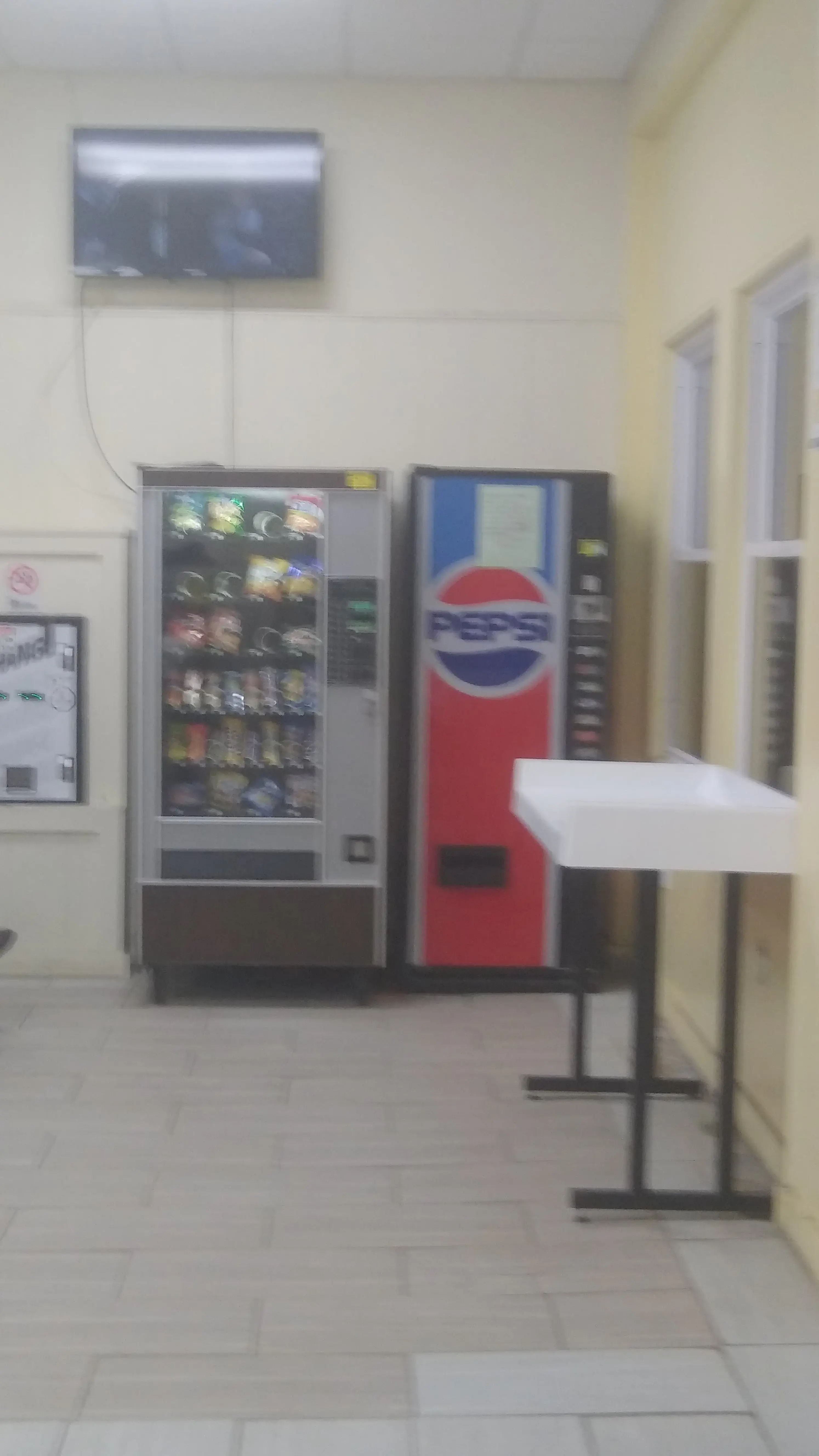 Bubbles On 4th - Image 8