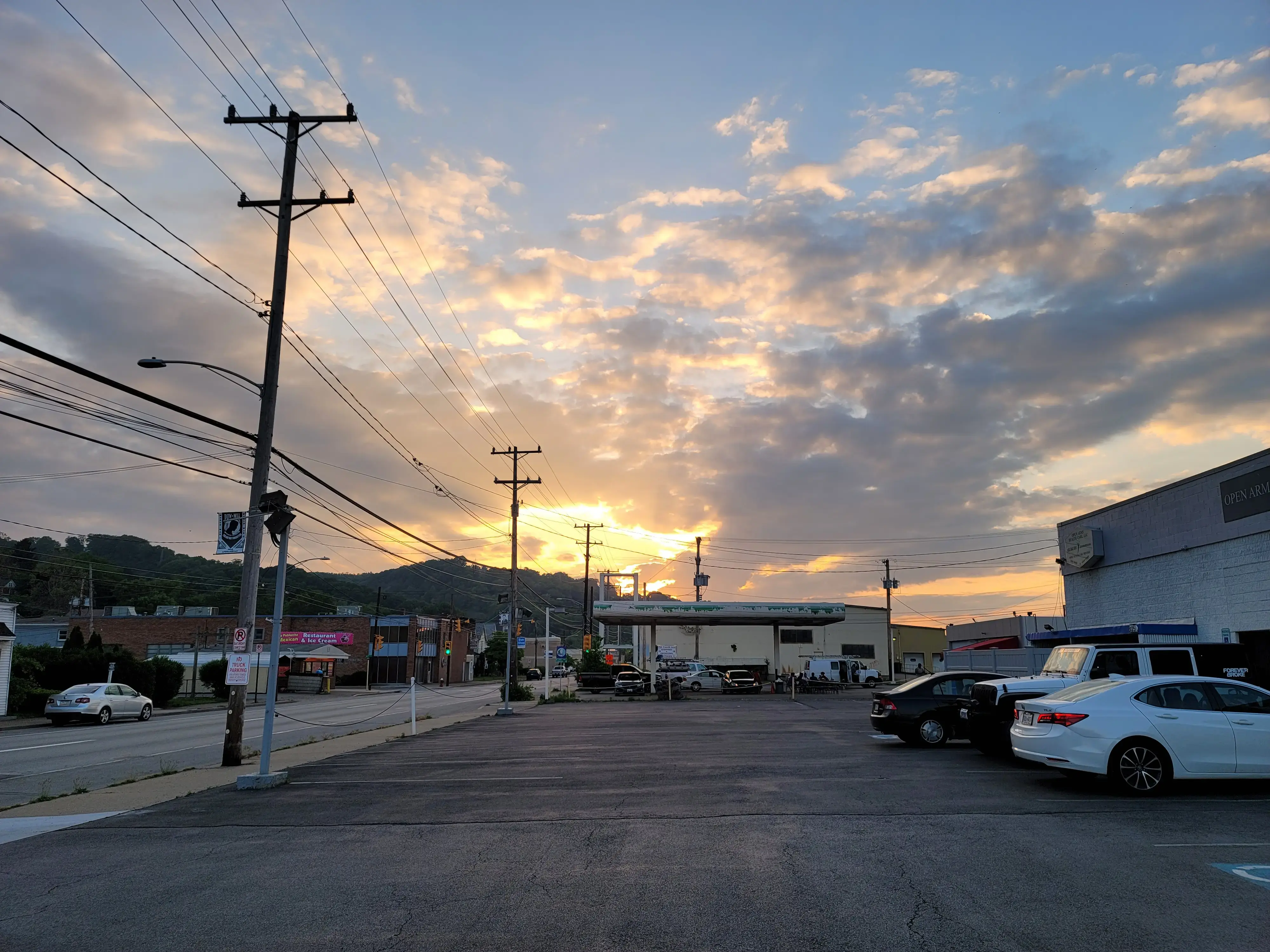 Bubbles On 4th - Image 2