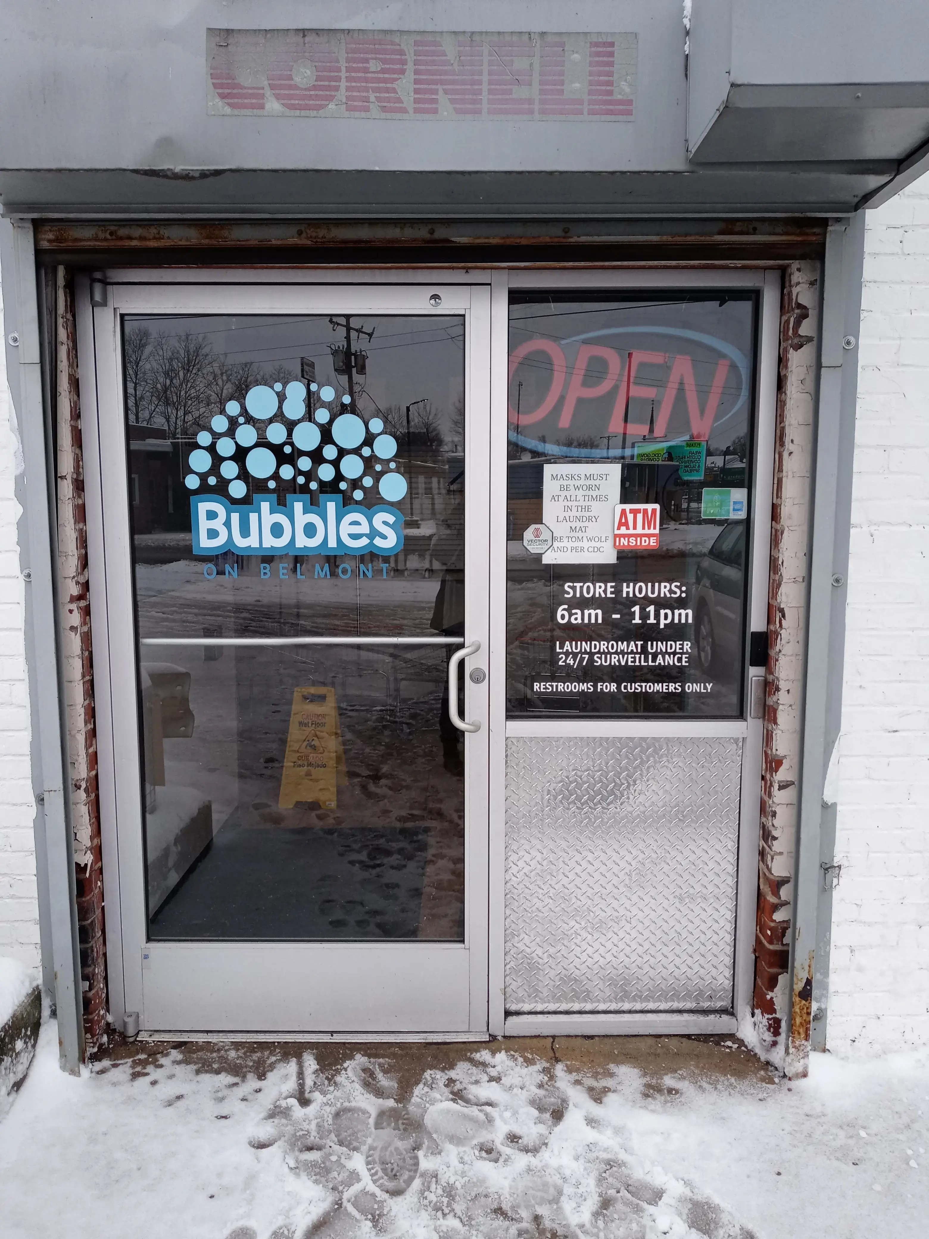 Bubbles on Belmont - Image 11