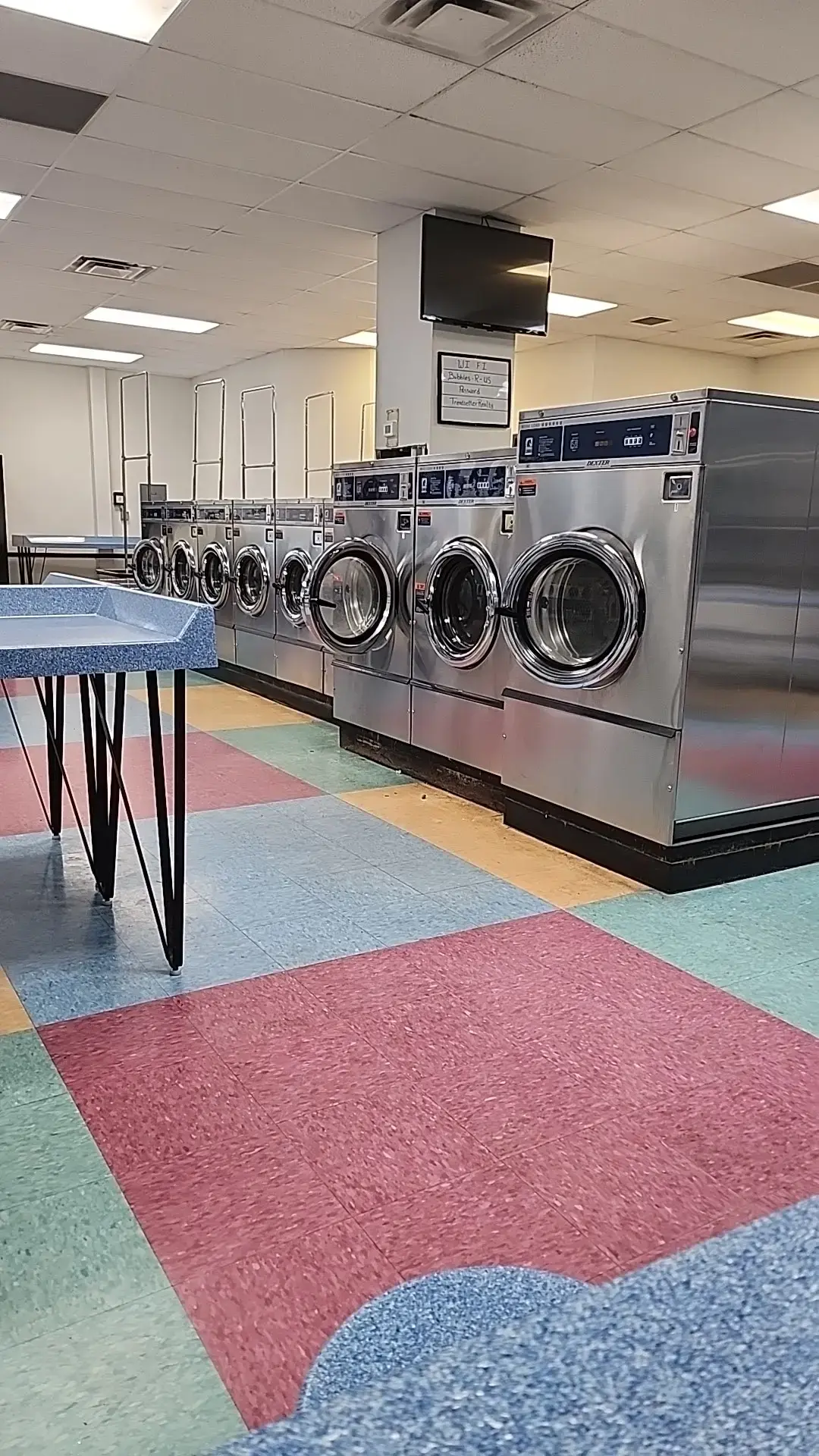 Bubbles-R-Us Laundromat location