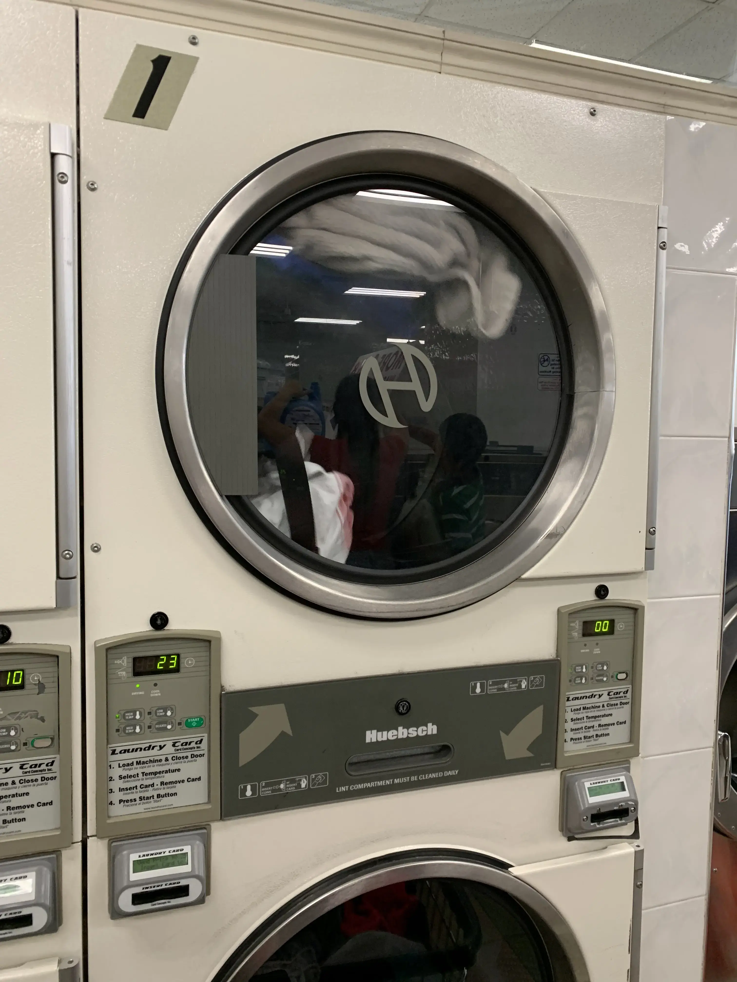 Bubbles & Suds Laundromat - Image 16