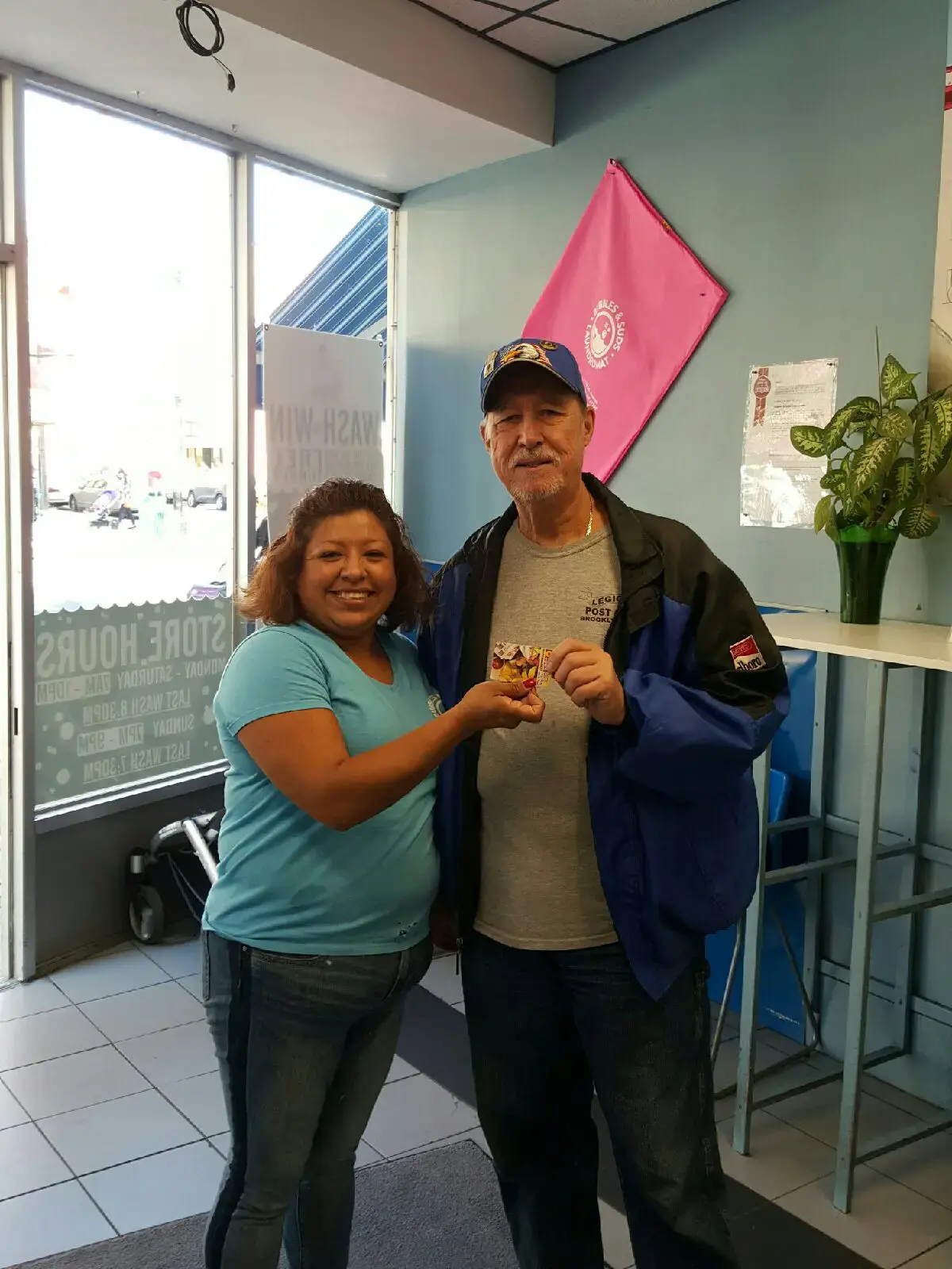 Bubbles & Suds Laundromat - Image 14