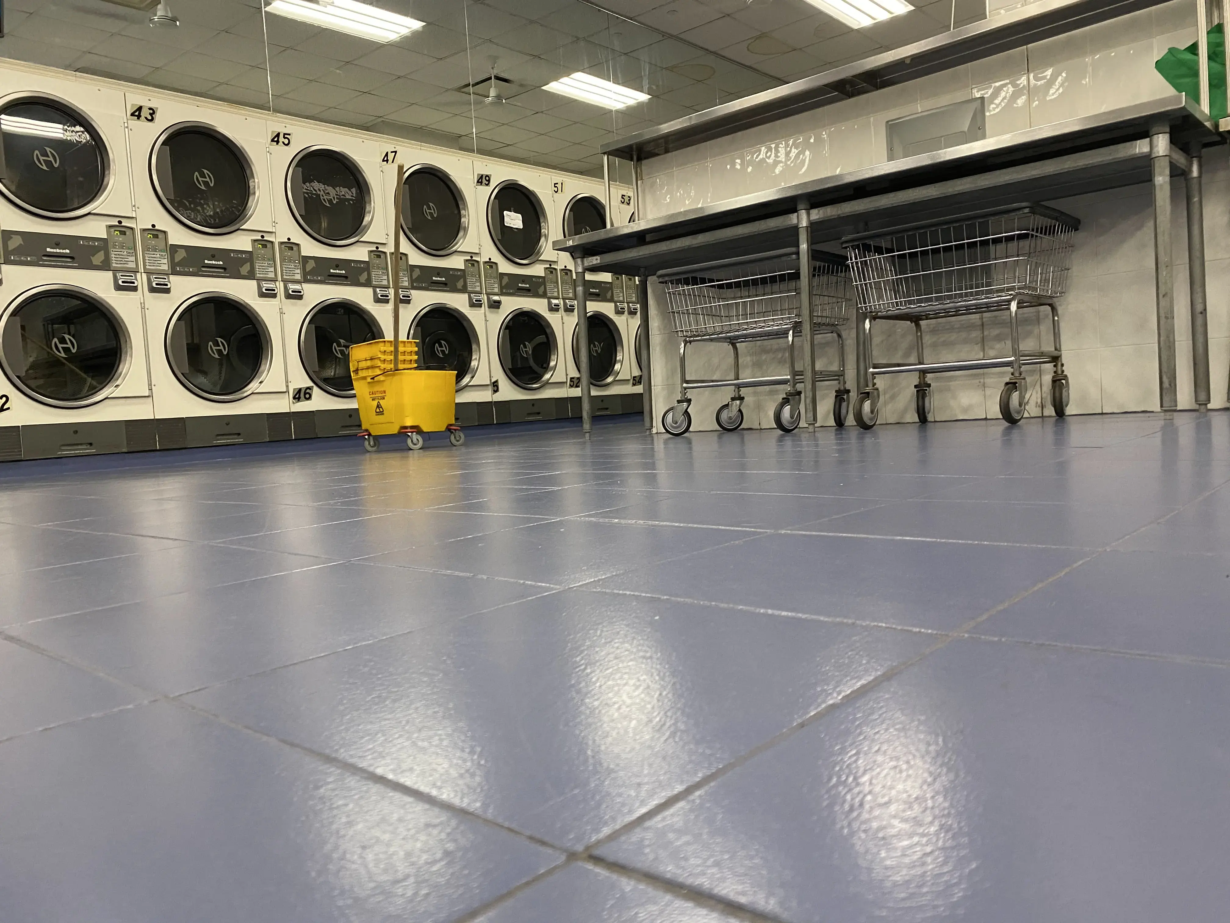 Bubbles & Suds Laundromat thumbnail 14