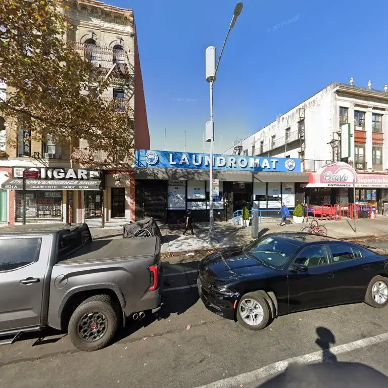 Bubbles & Suds Laundromat - Image 10