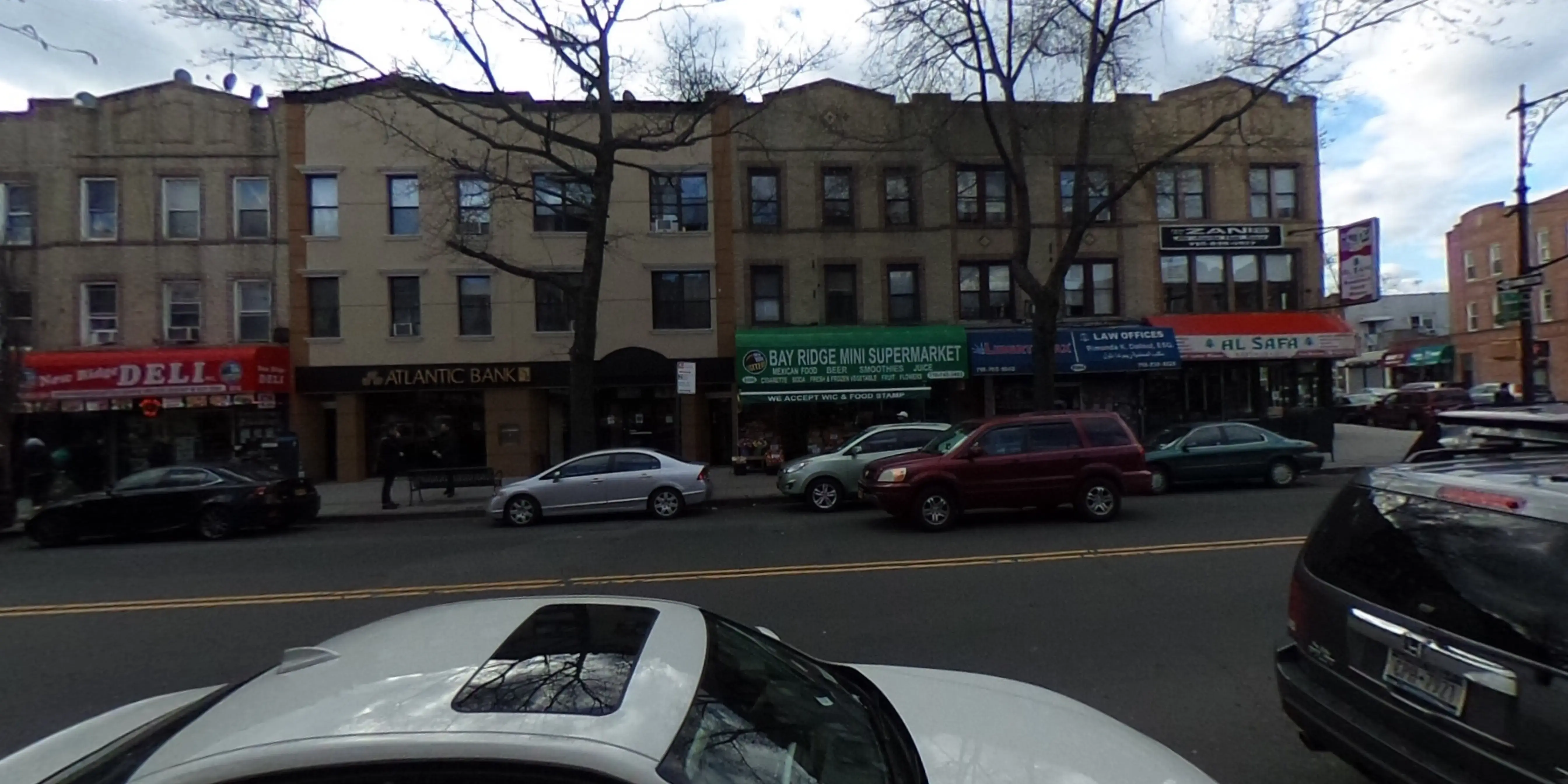 Bubbles & Suds Laundromat thumbnail 10