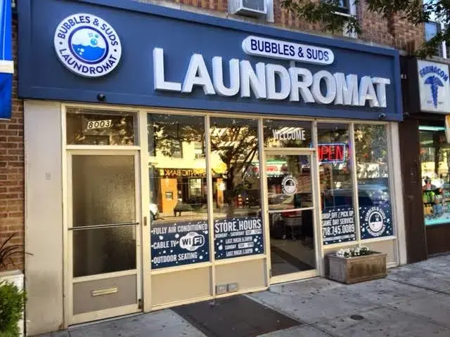 Bubbles & Suds Laundromat location