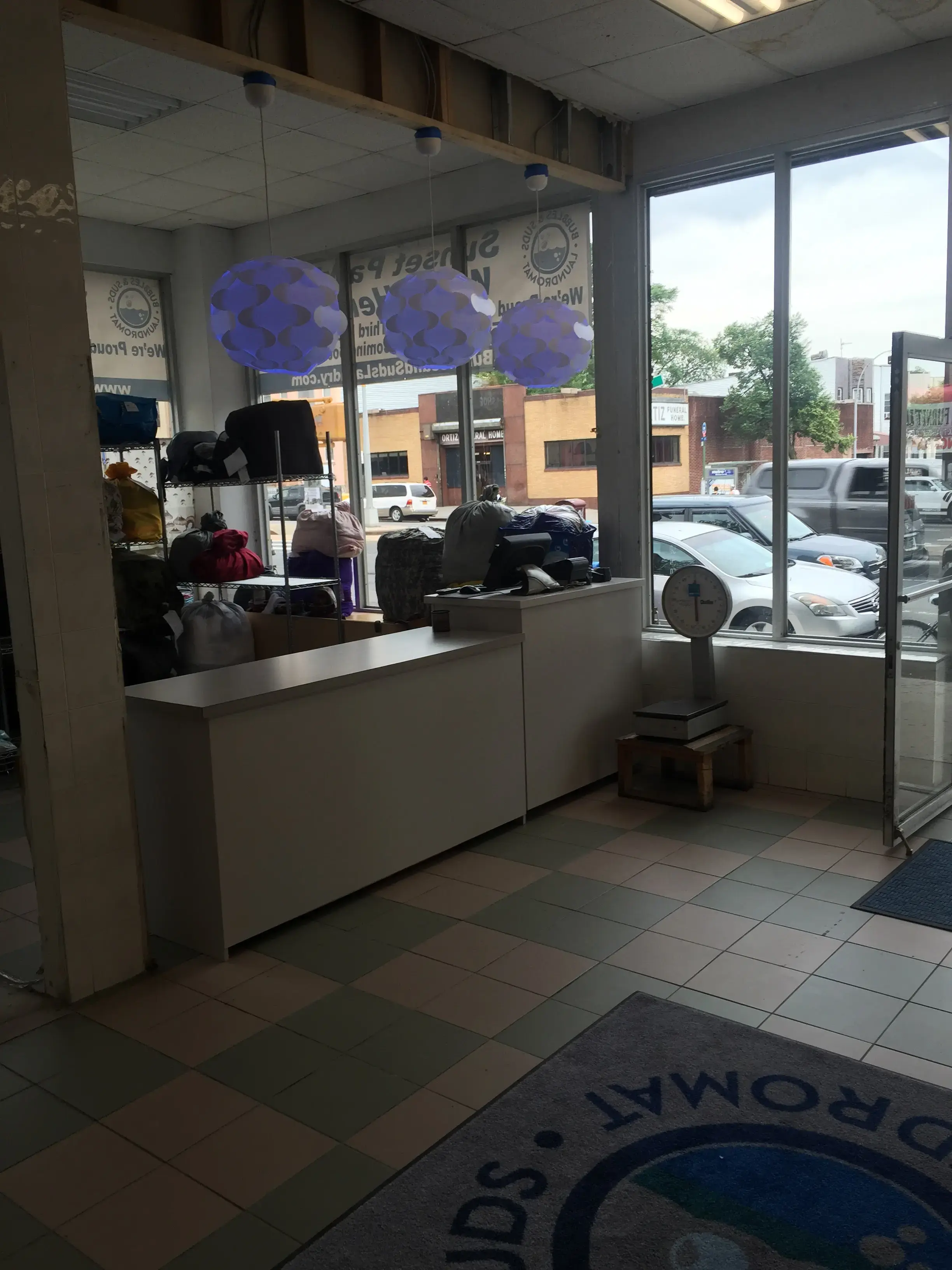 Bubbles & Suds Laundromat - Image 8