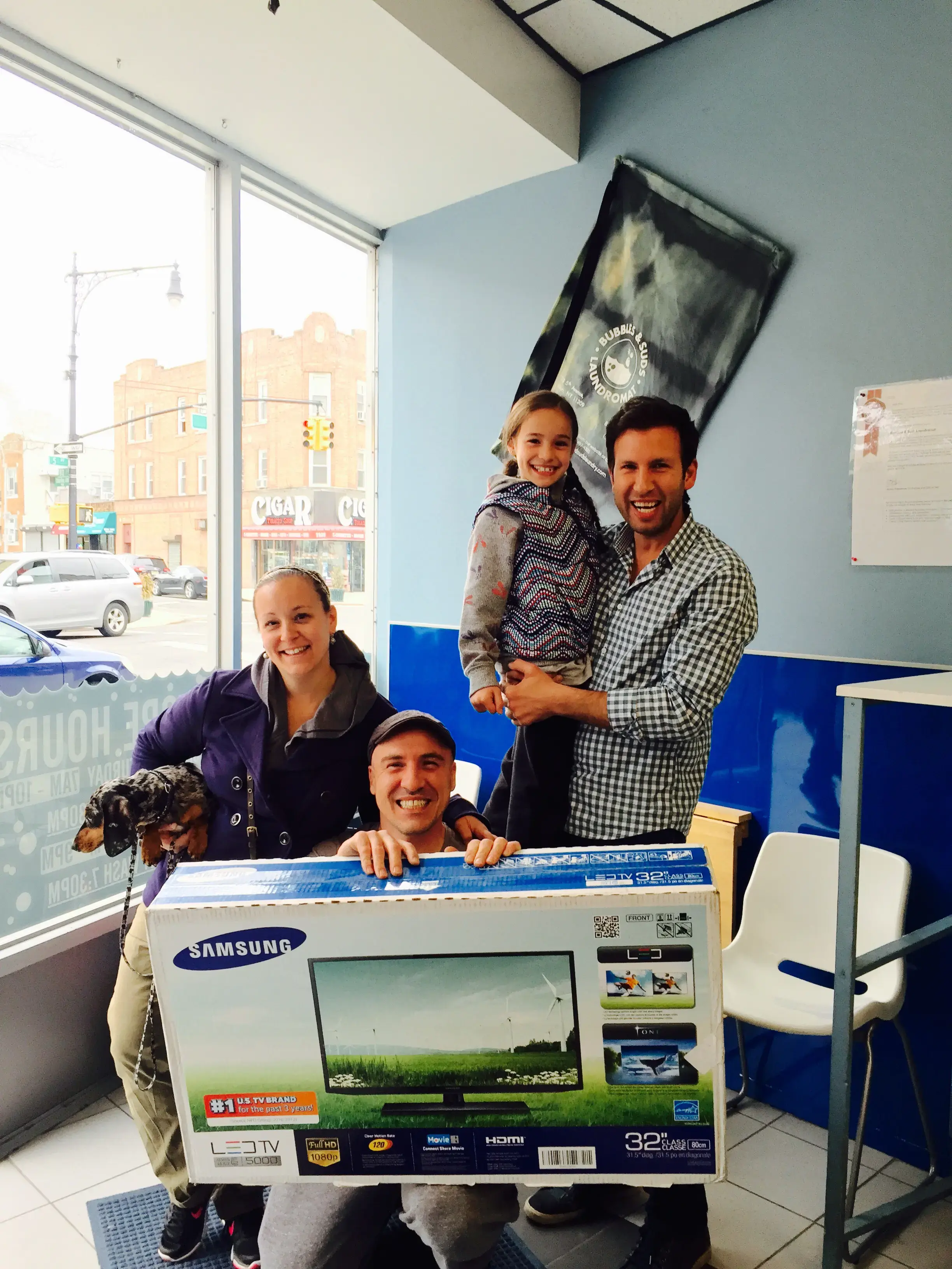 Bubbles & Suds Laundromat - Image 11