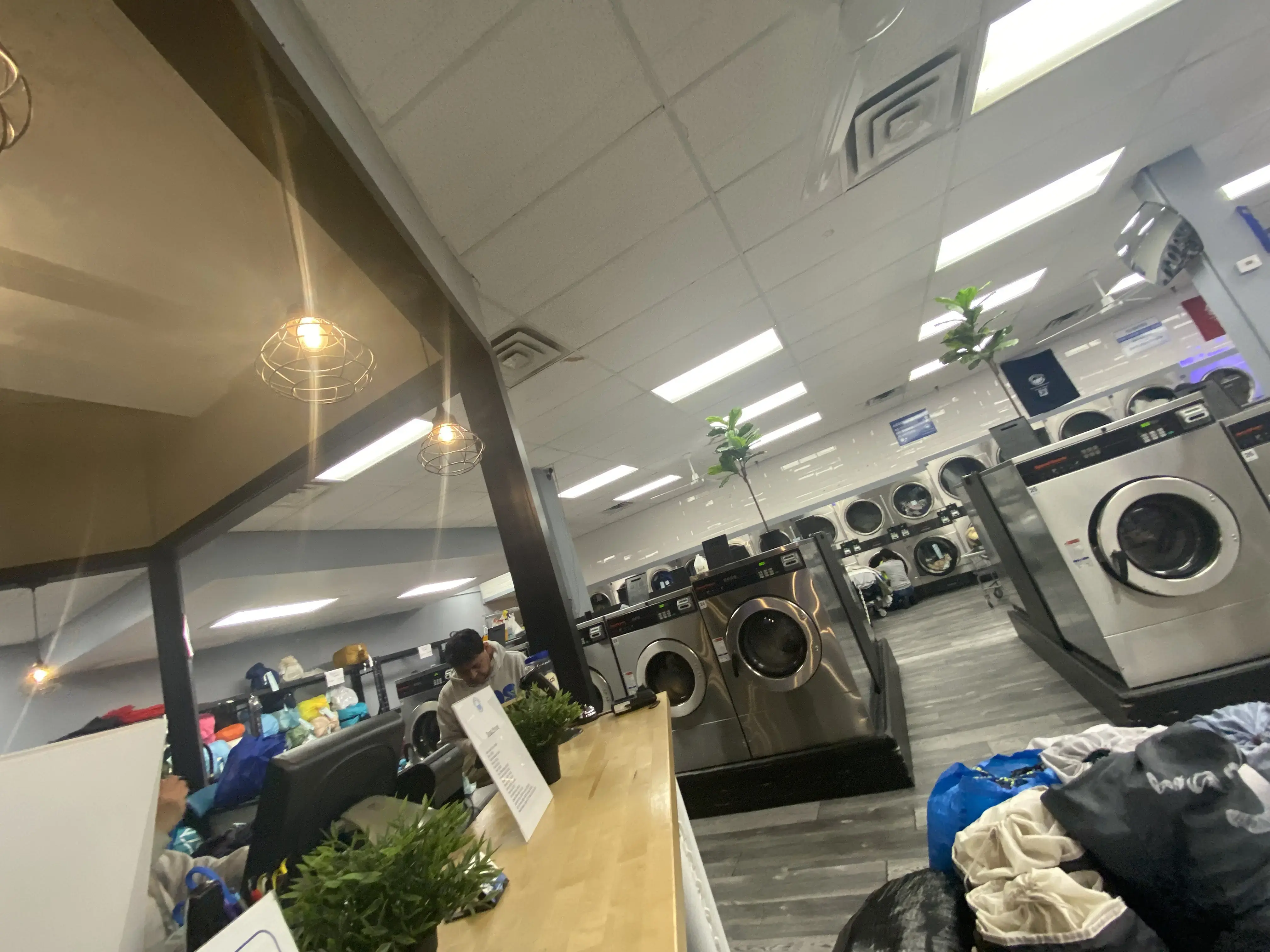 Bubbles & Suds Laundromat - Image 2