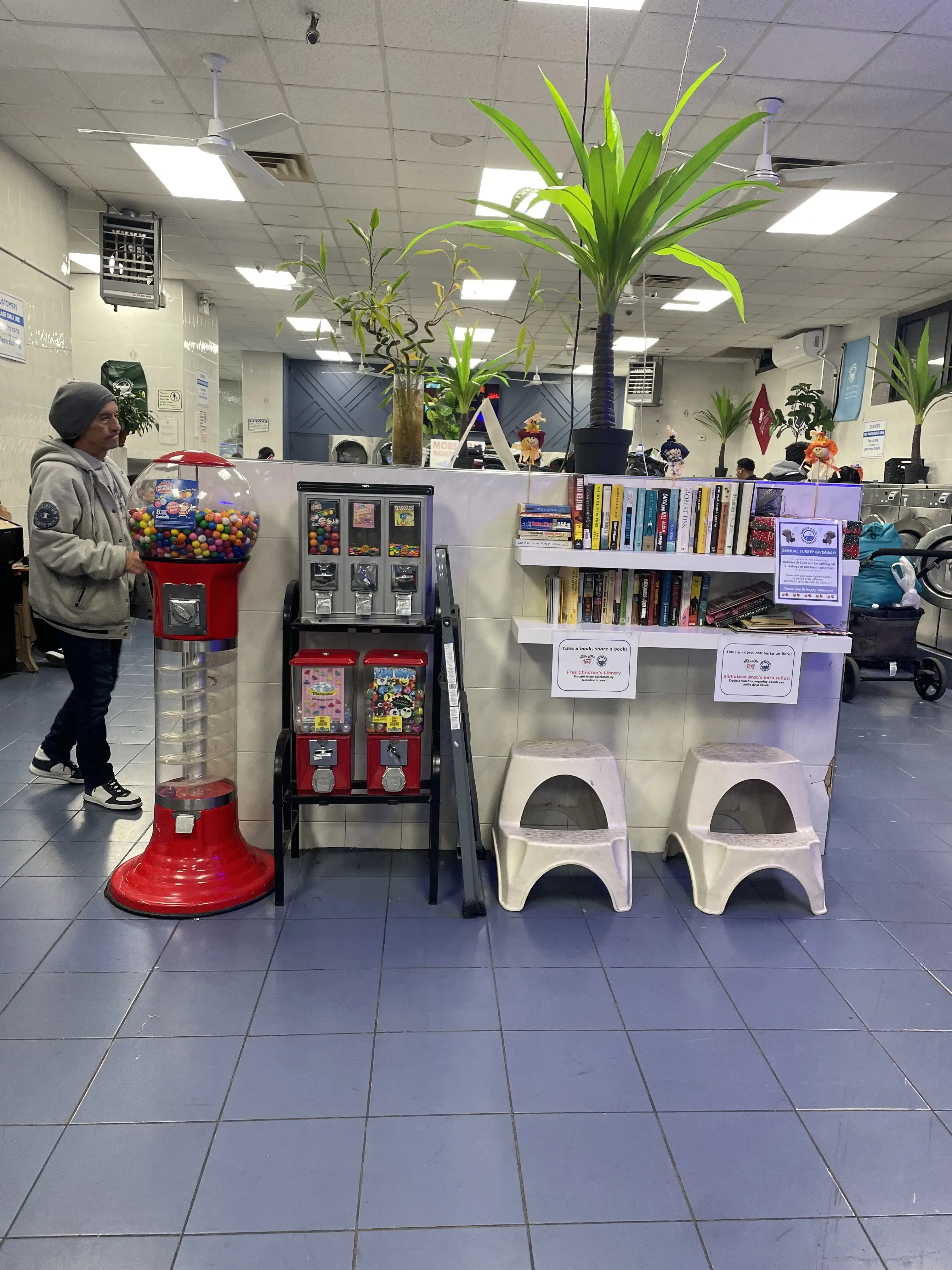 Bubbles & Suds Laundromat - Image 5