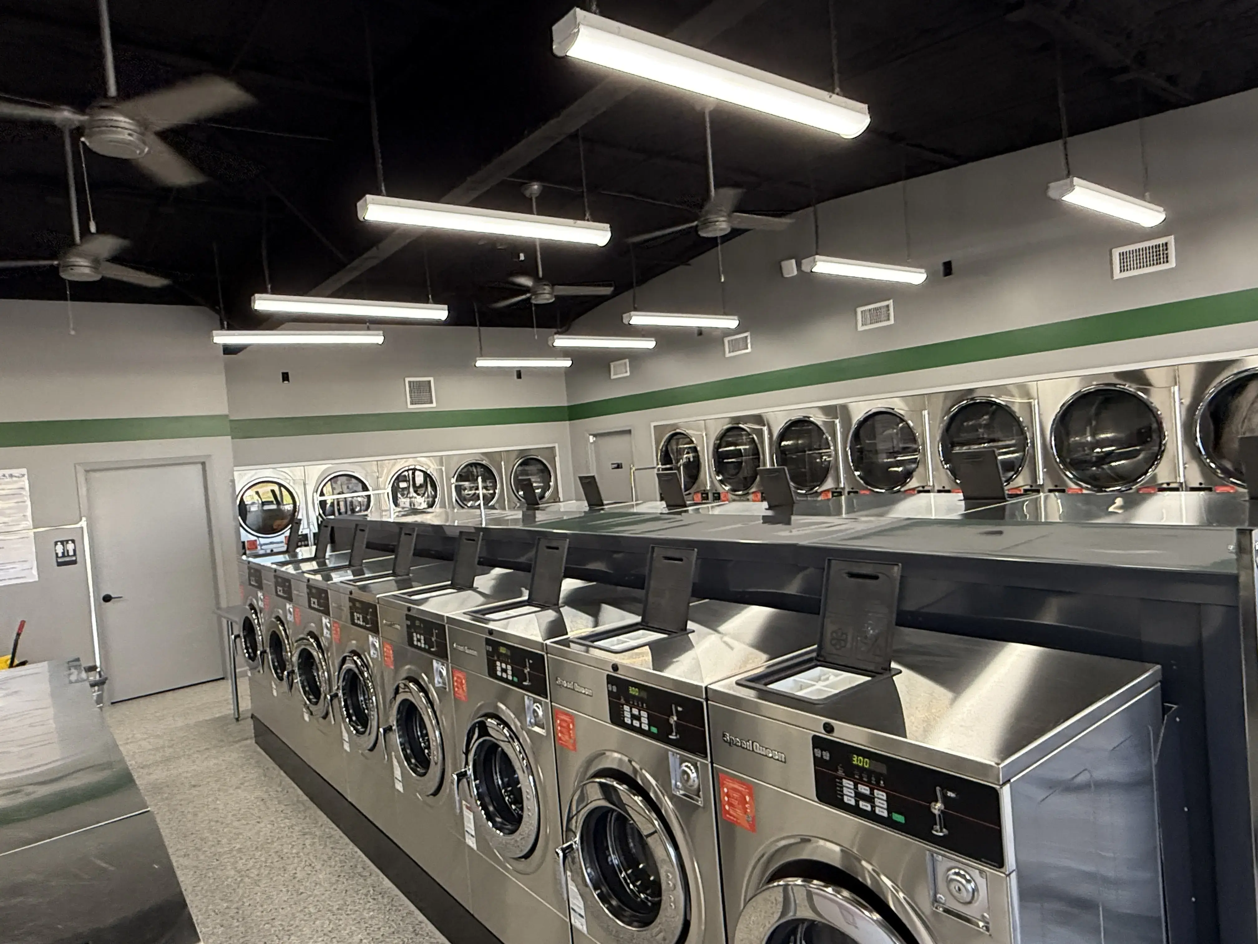 Bubbles Wash House 1 thumbnail 2