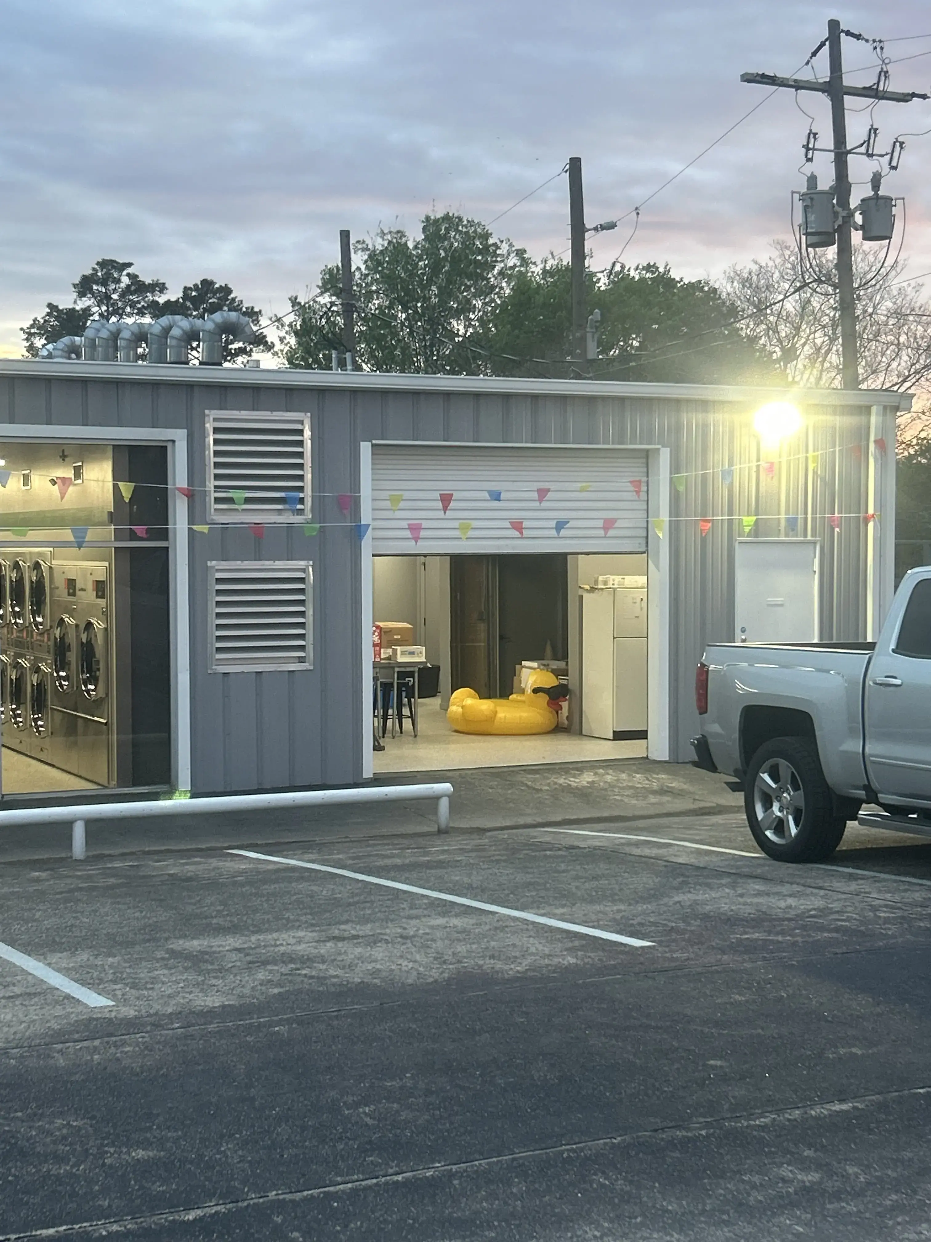 Bubbles Wash House 1 - Image 3