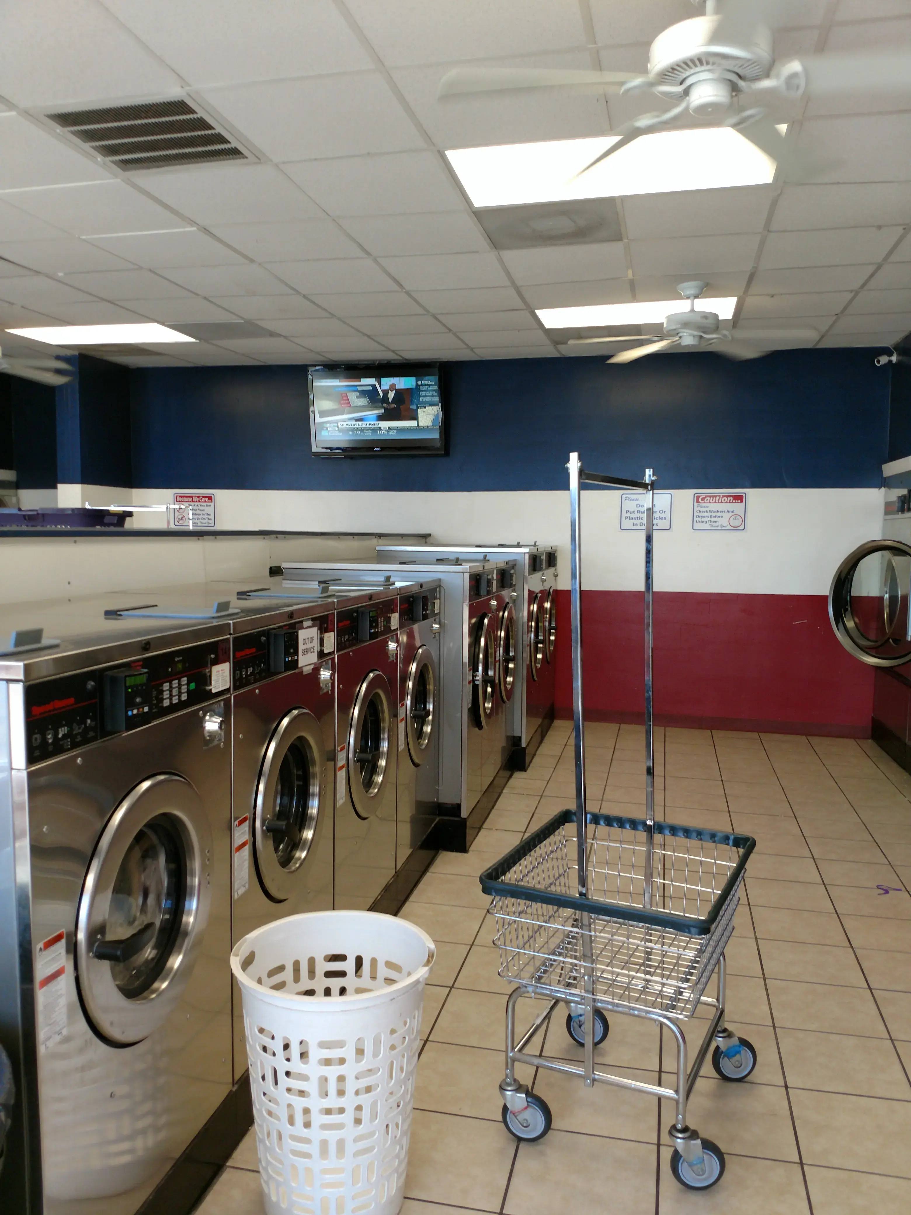 Bubbles Xpress Laundromat - Image 3