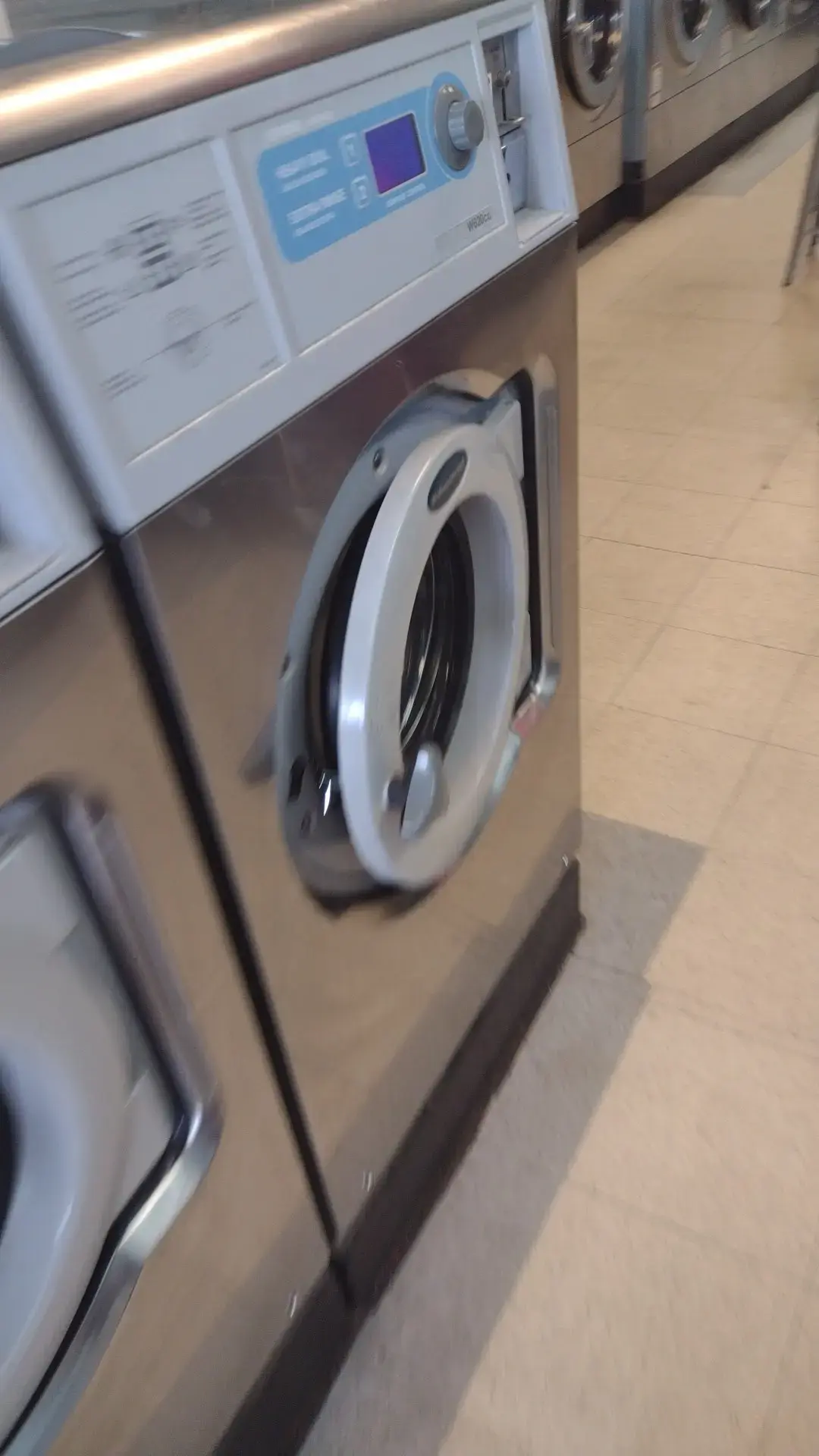 Bubbly Bubbles Laundry and Dry Cleaning thumbnail 18
