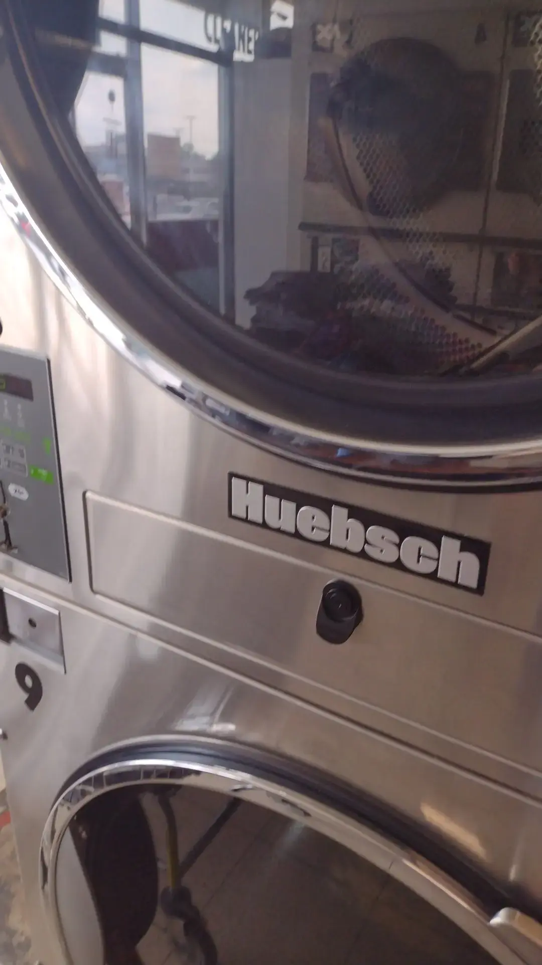 Bubbly Bubbles Laundry and Dry Cleaning thumbnail 11