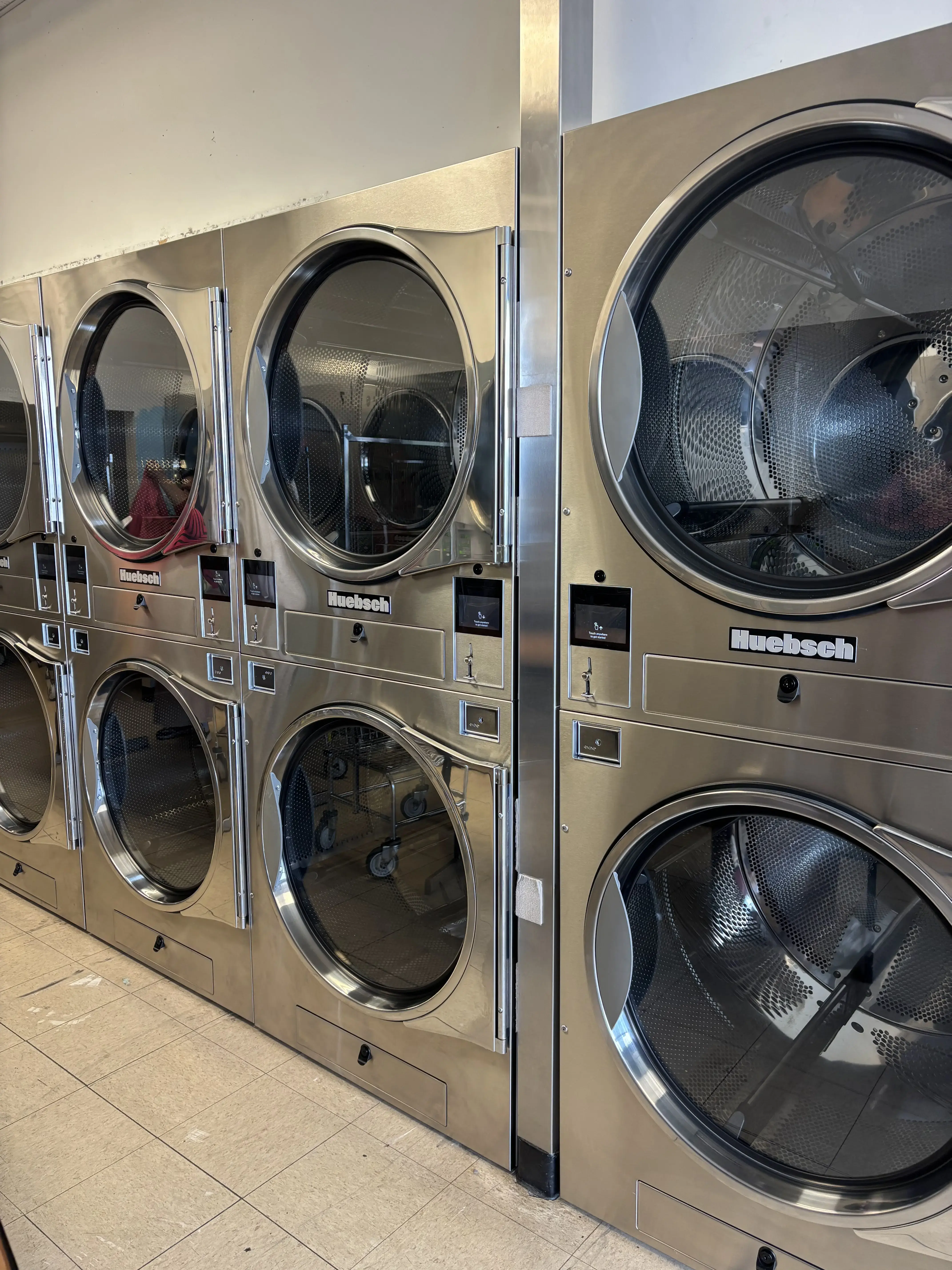 Bubbly Bubbles Laundry and Dry Cleaning - Image 17