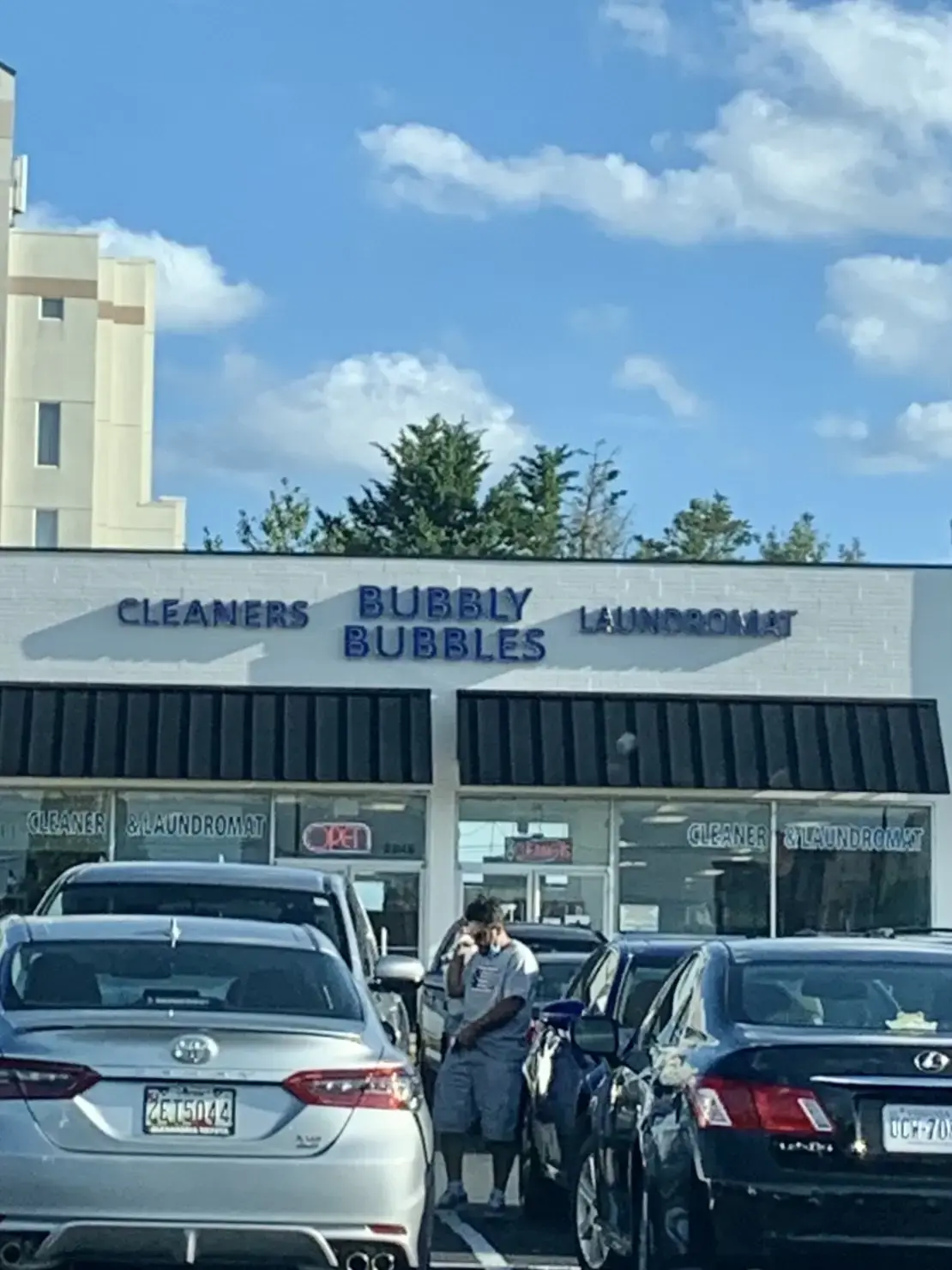 Bubbly Bubbles Laundry and Dry Cleaning - Image 4
