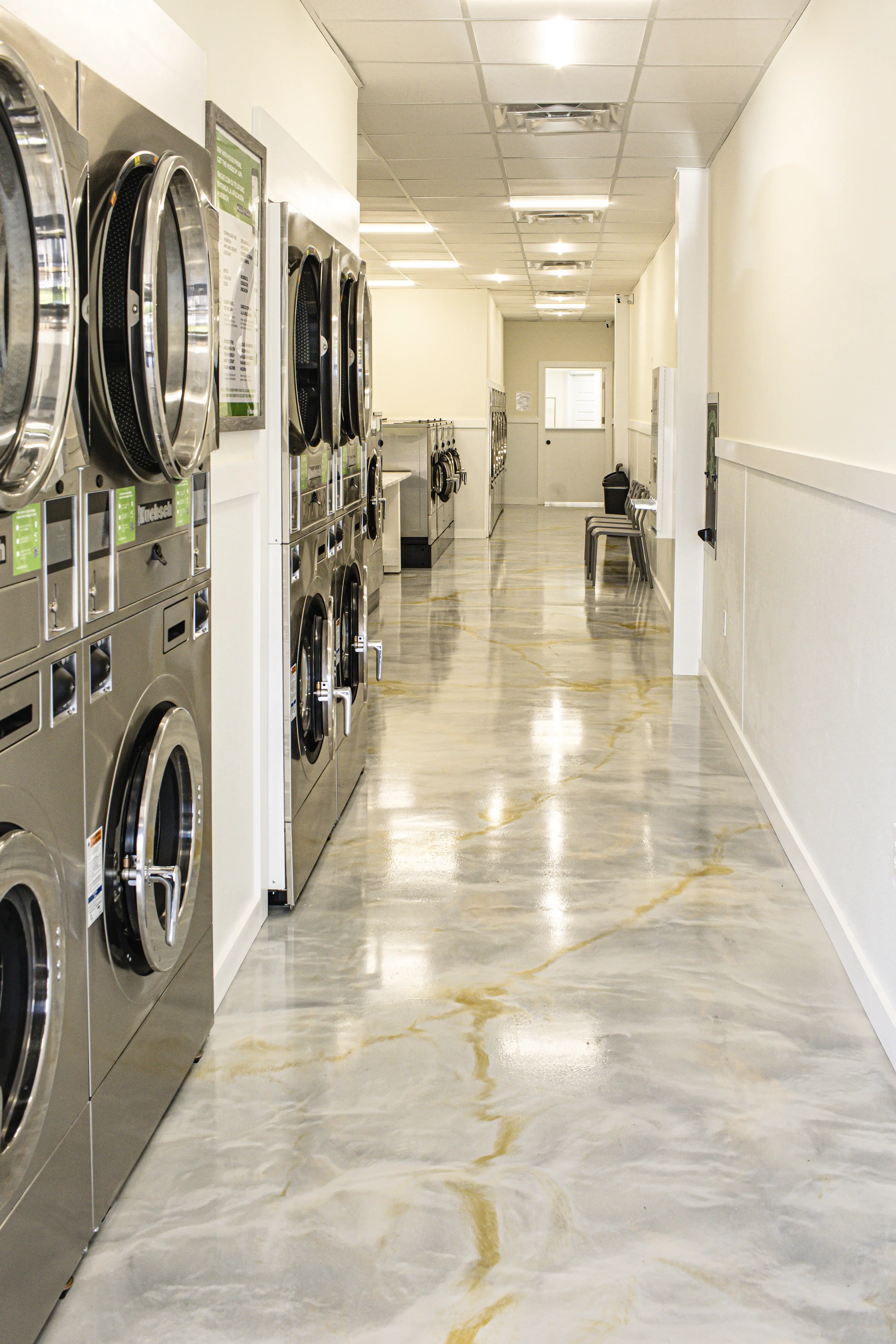 Bubbly's Laundromat - Image 2