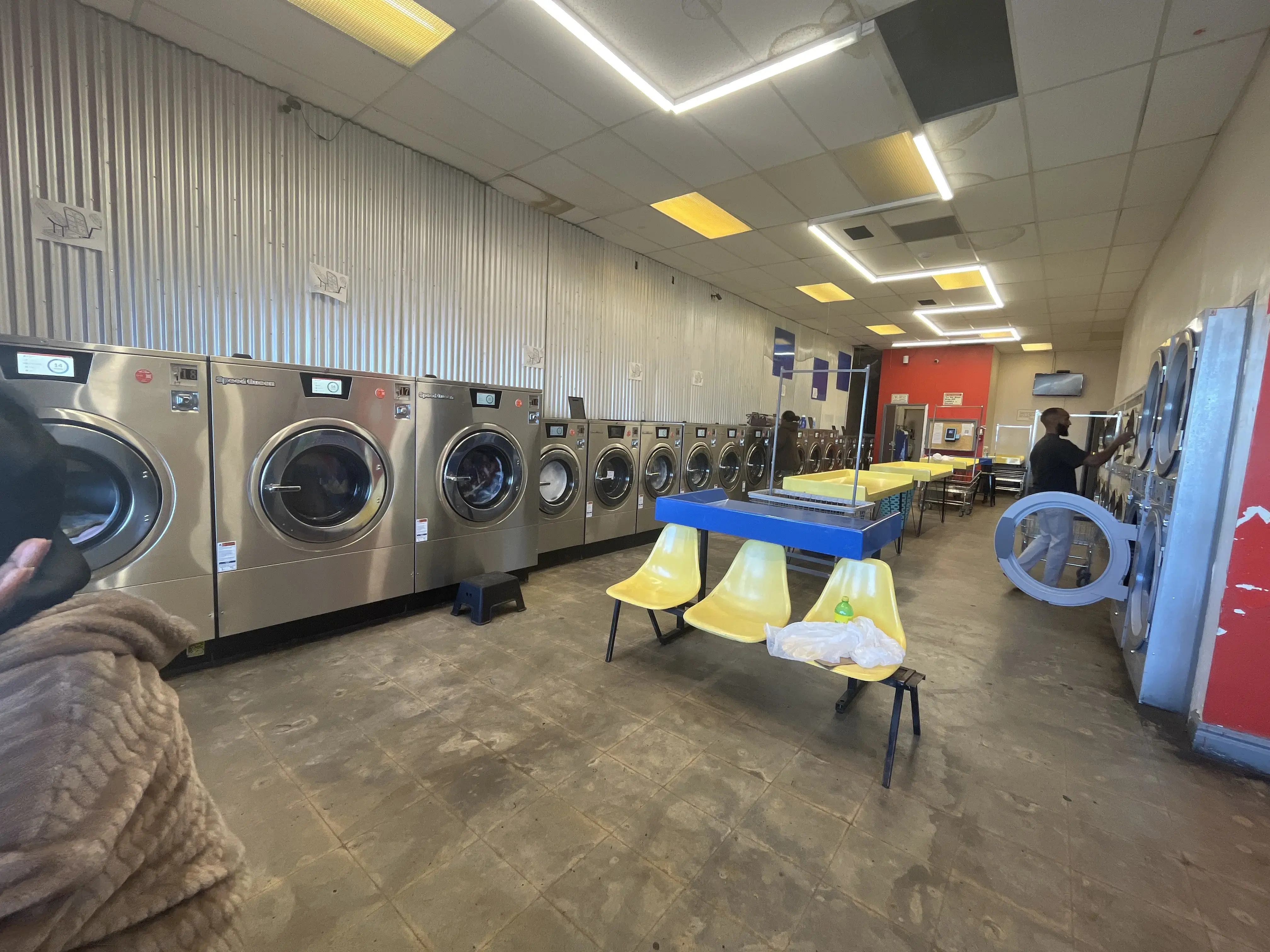 Buckley & Mexico Laundry thumbnail 3