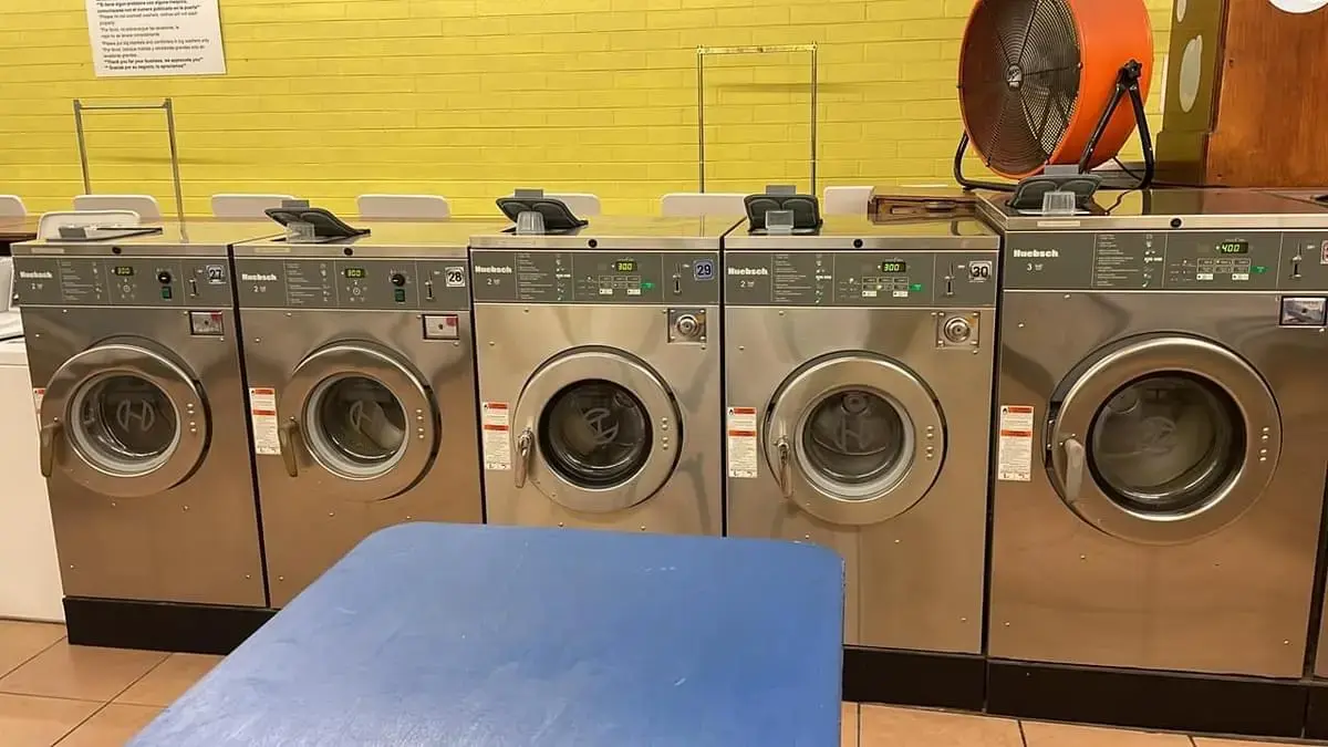 Buck's Kwik-Kleen Laundromat - Image 3