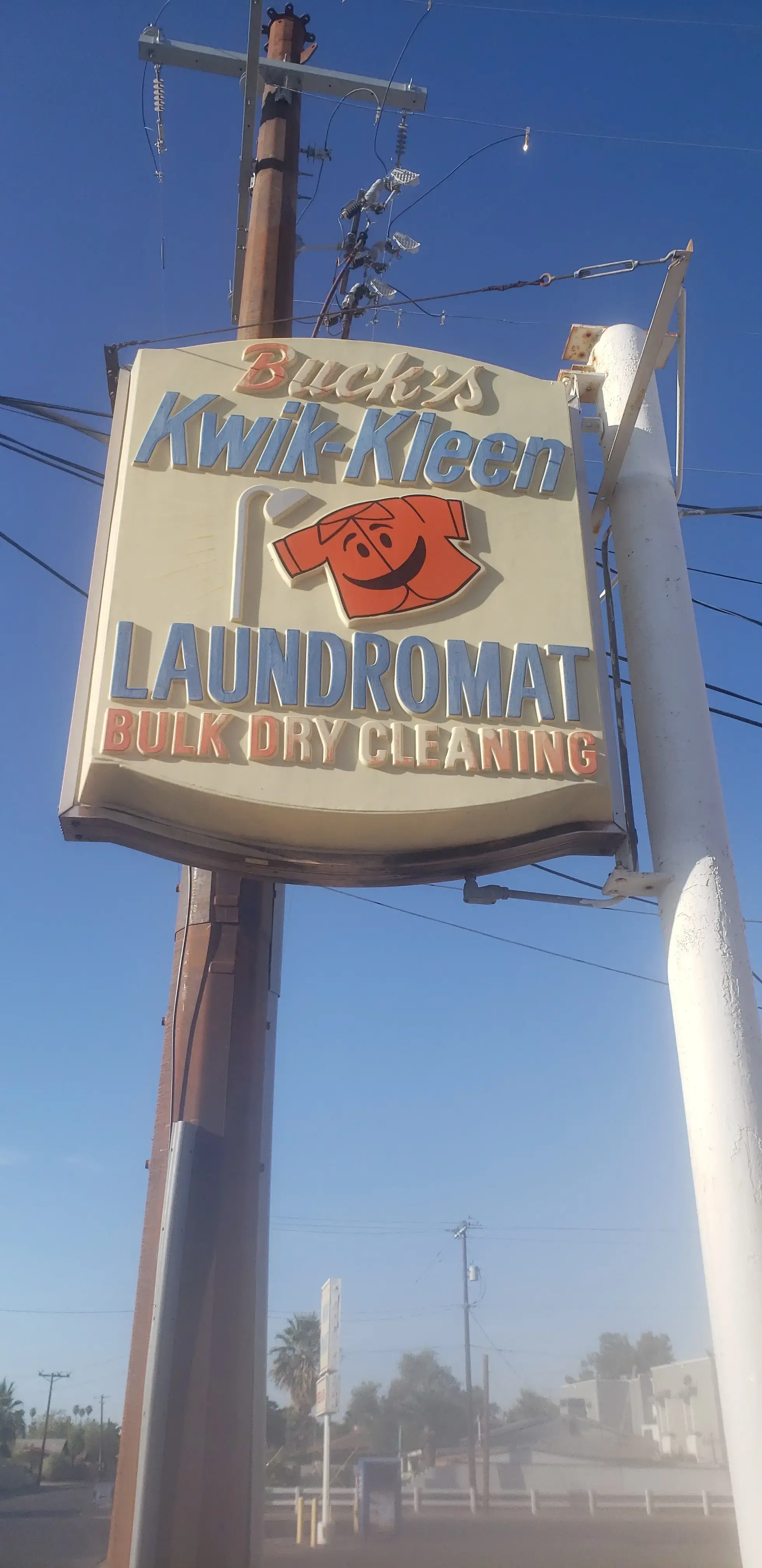 Buck's Kwik-Kleen Laundromat thumbnail 14