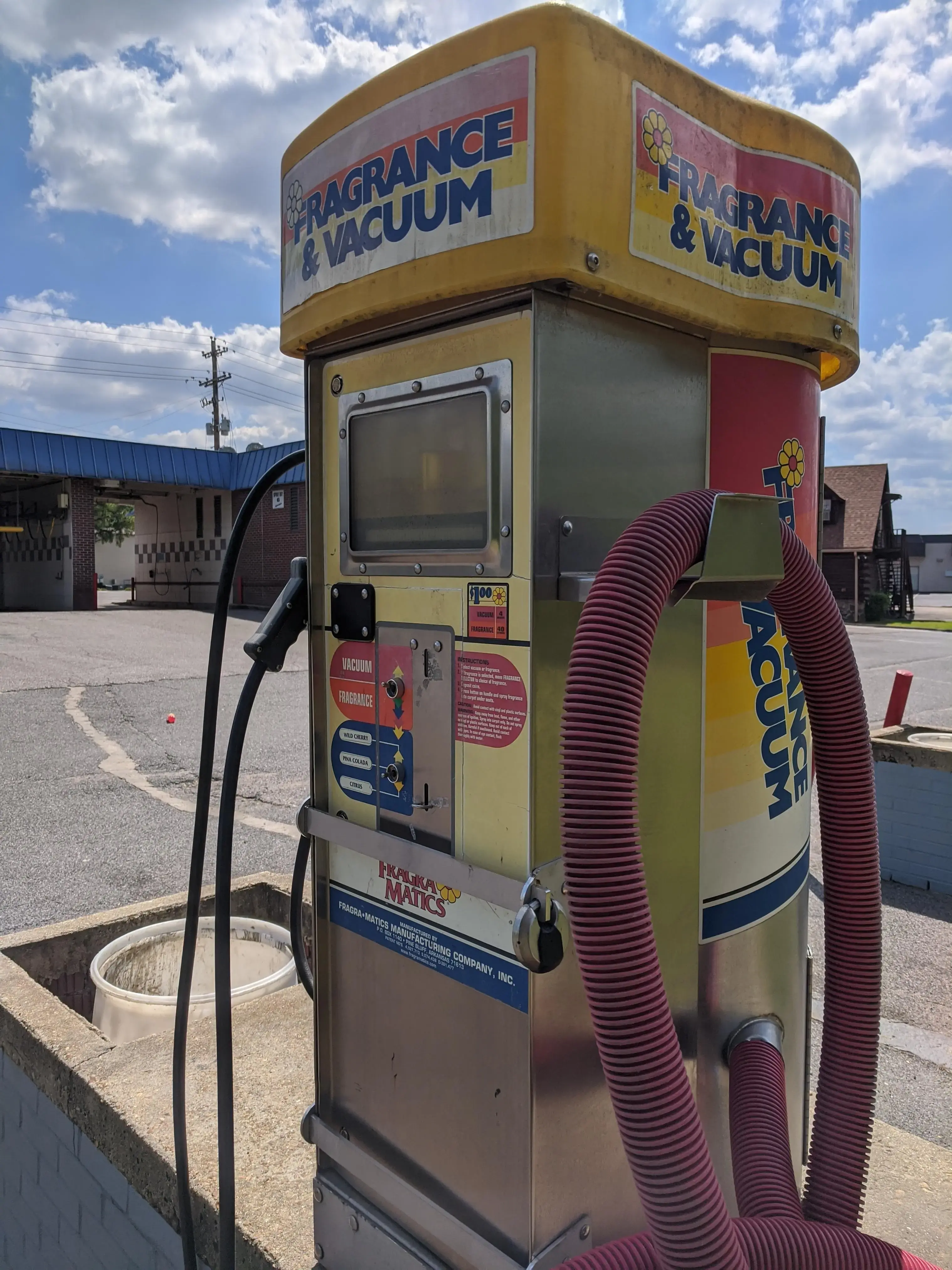 Bud's Car Wash and Laundry thumbnail 12