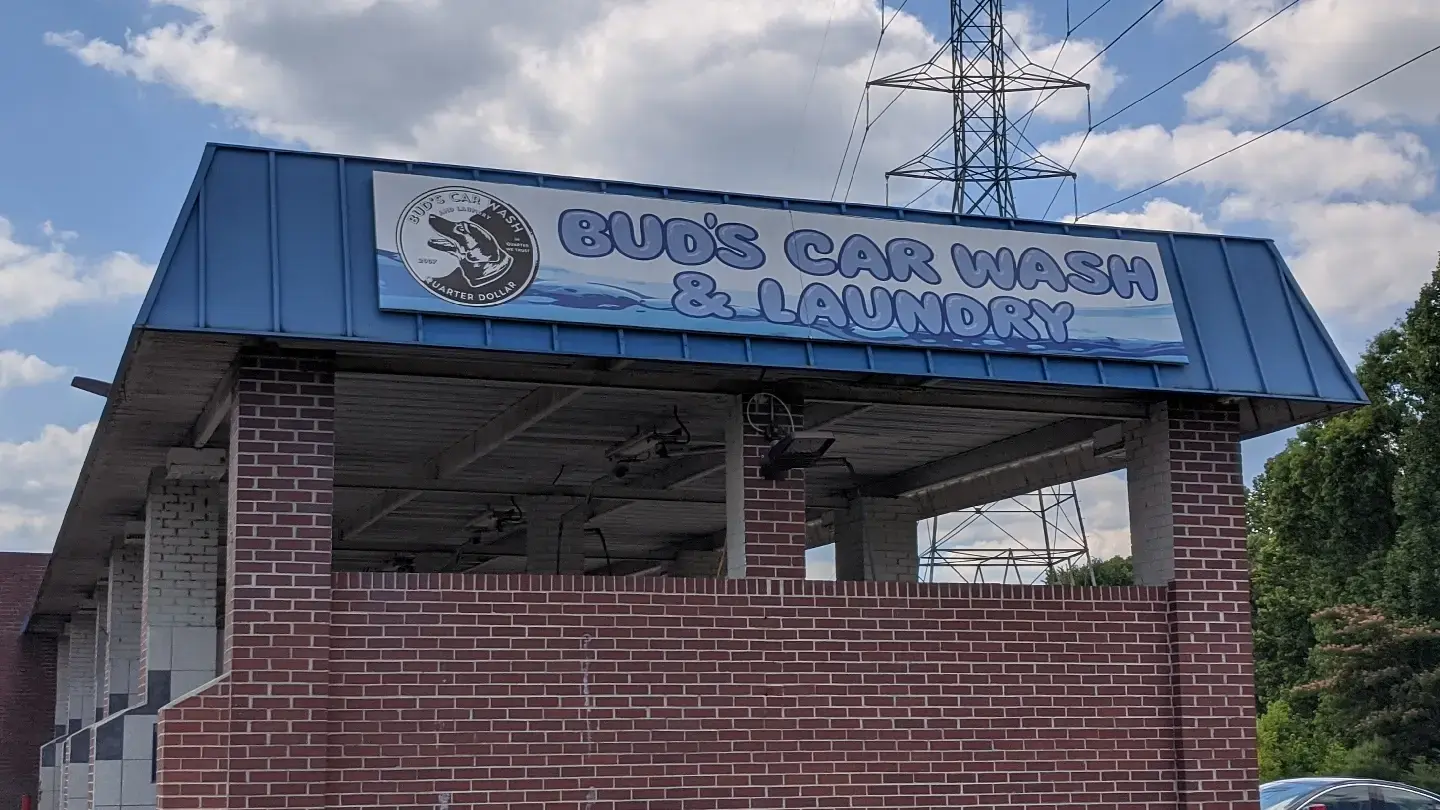 Bud's Car Wash and Laundry location