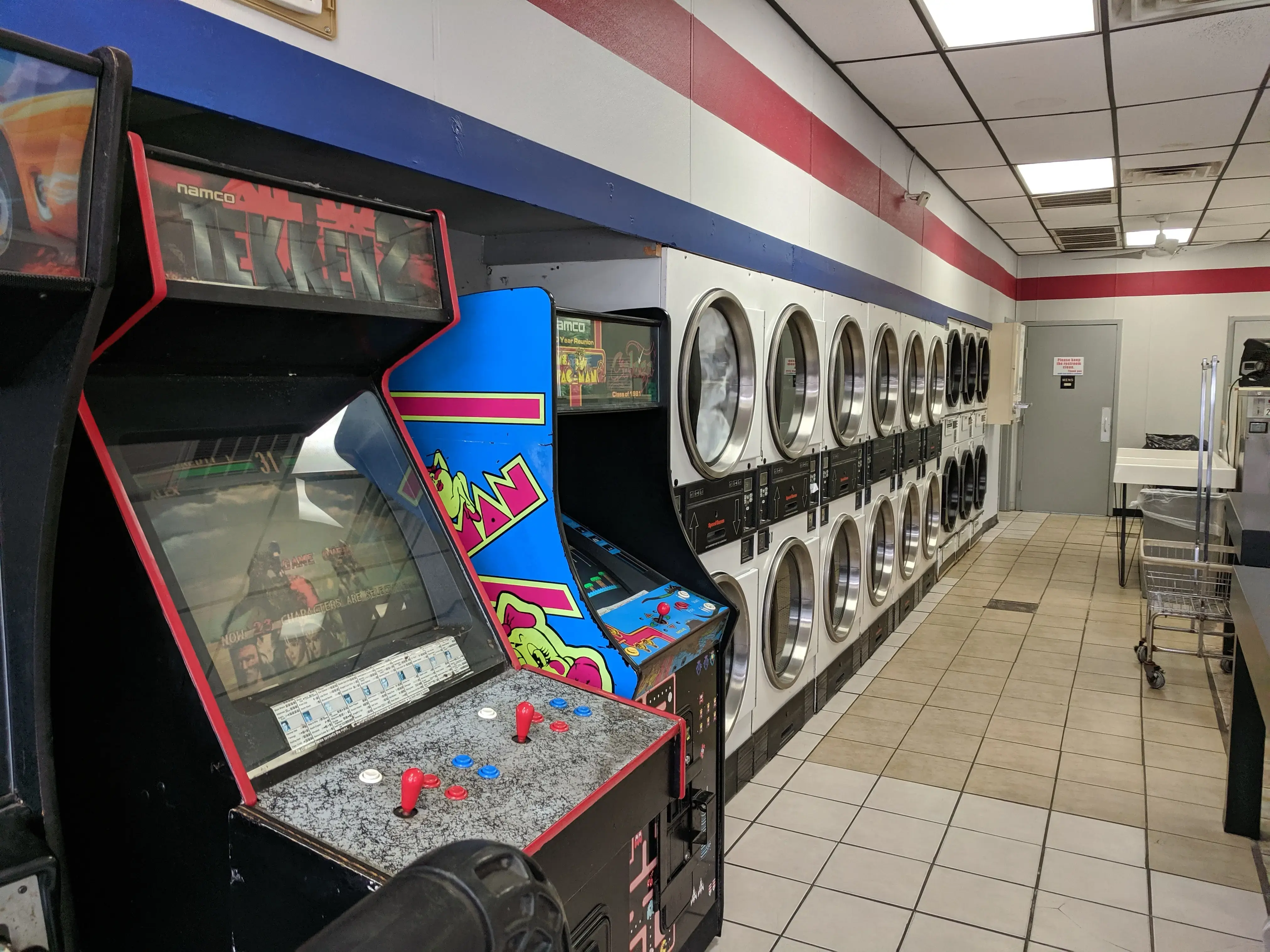 Bud's Car Wash and Laundry thumbnail 3