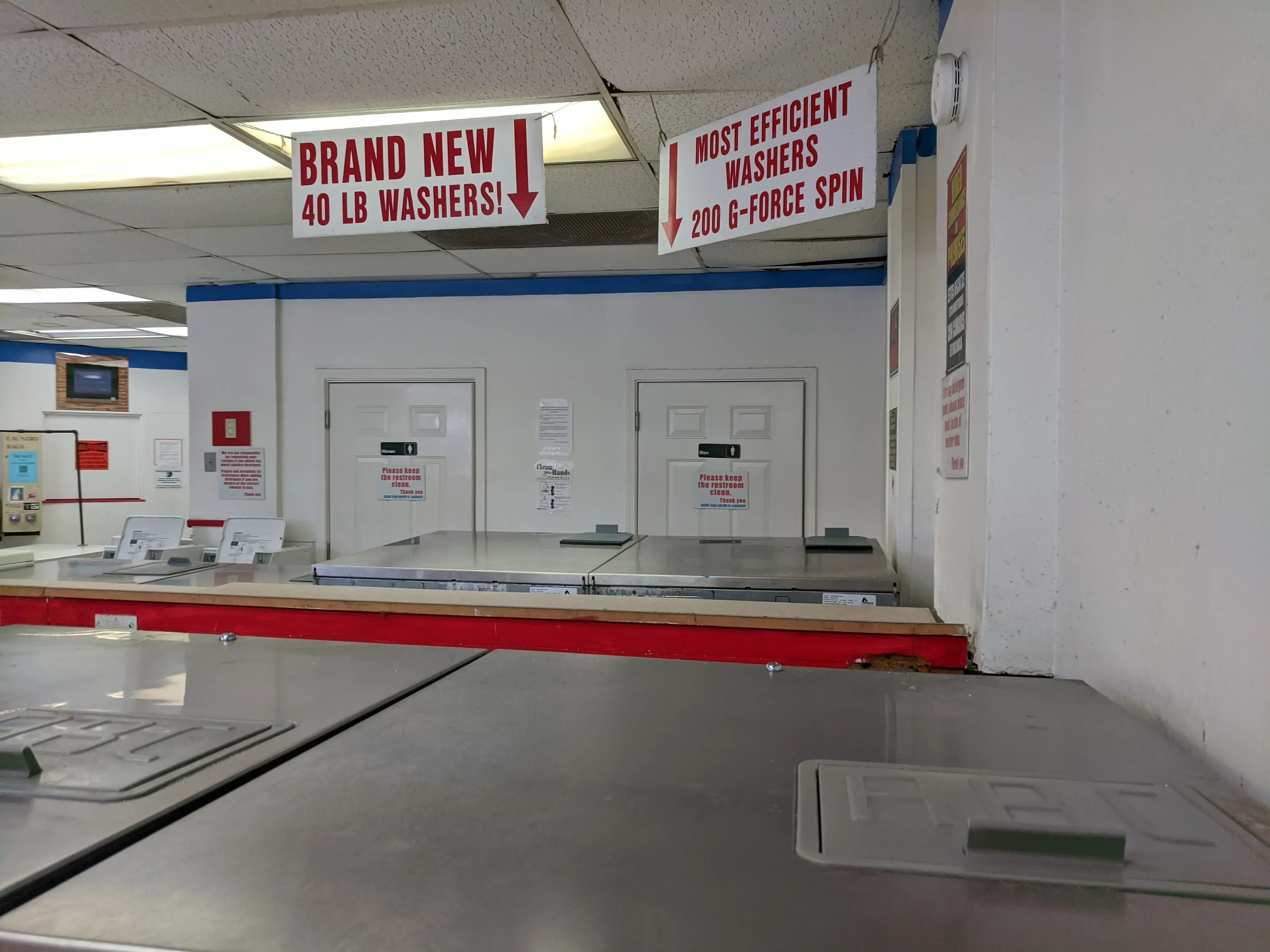 Bud’s Car Wash and Laundry thumbnail 17