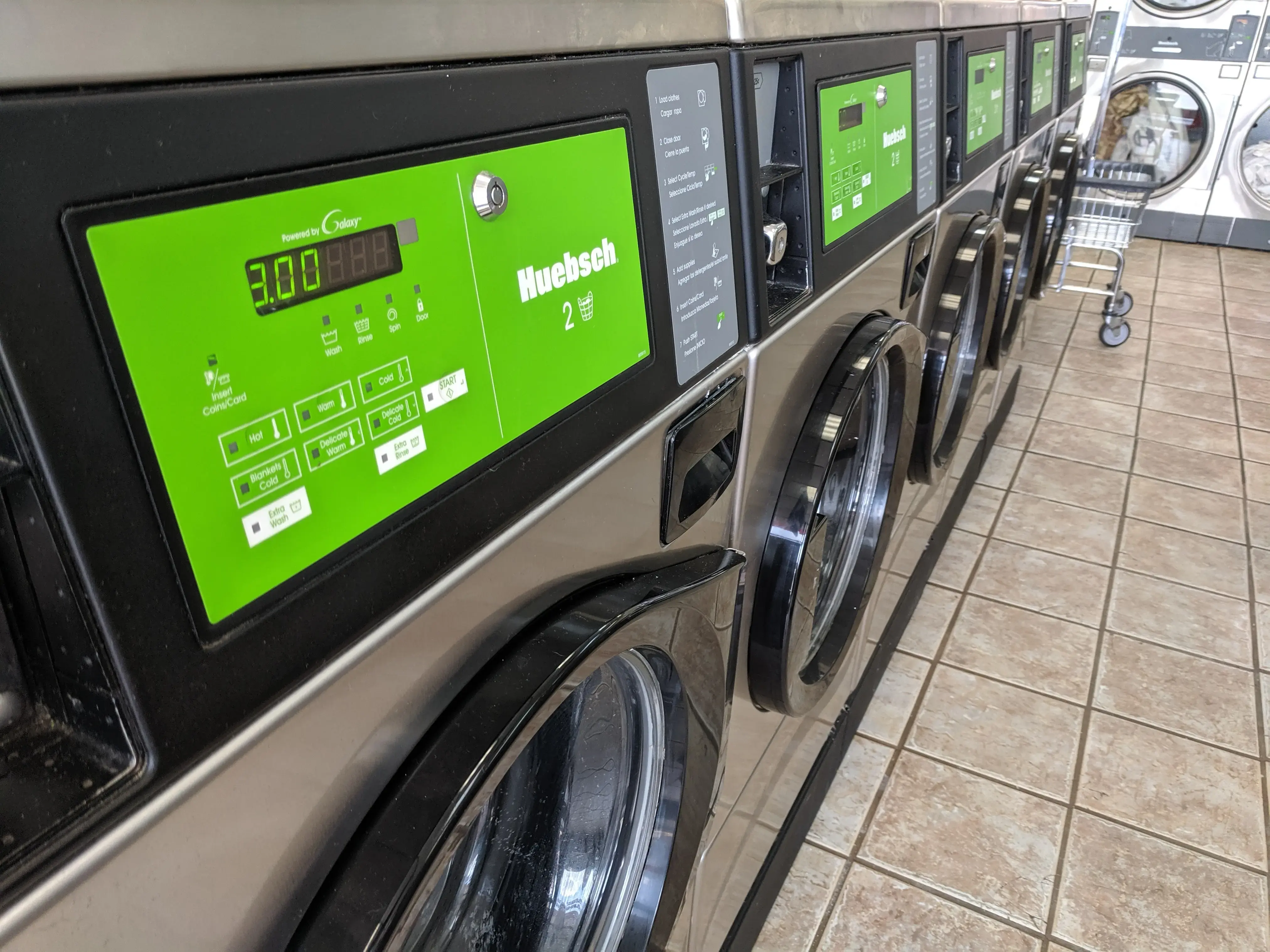 Bud's Car Wash and Laundry thumbnail 4