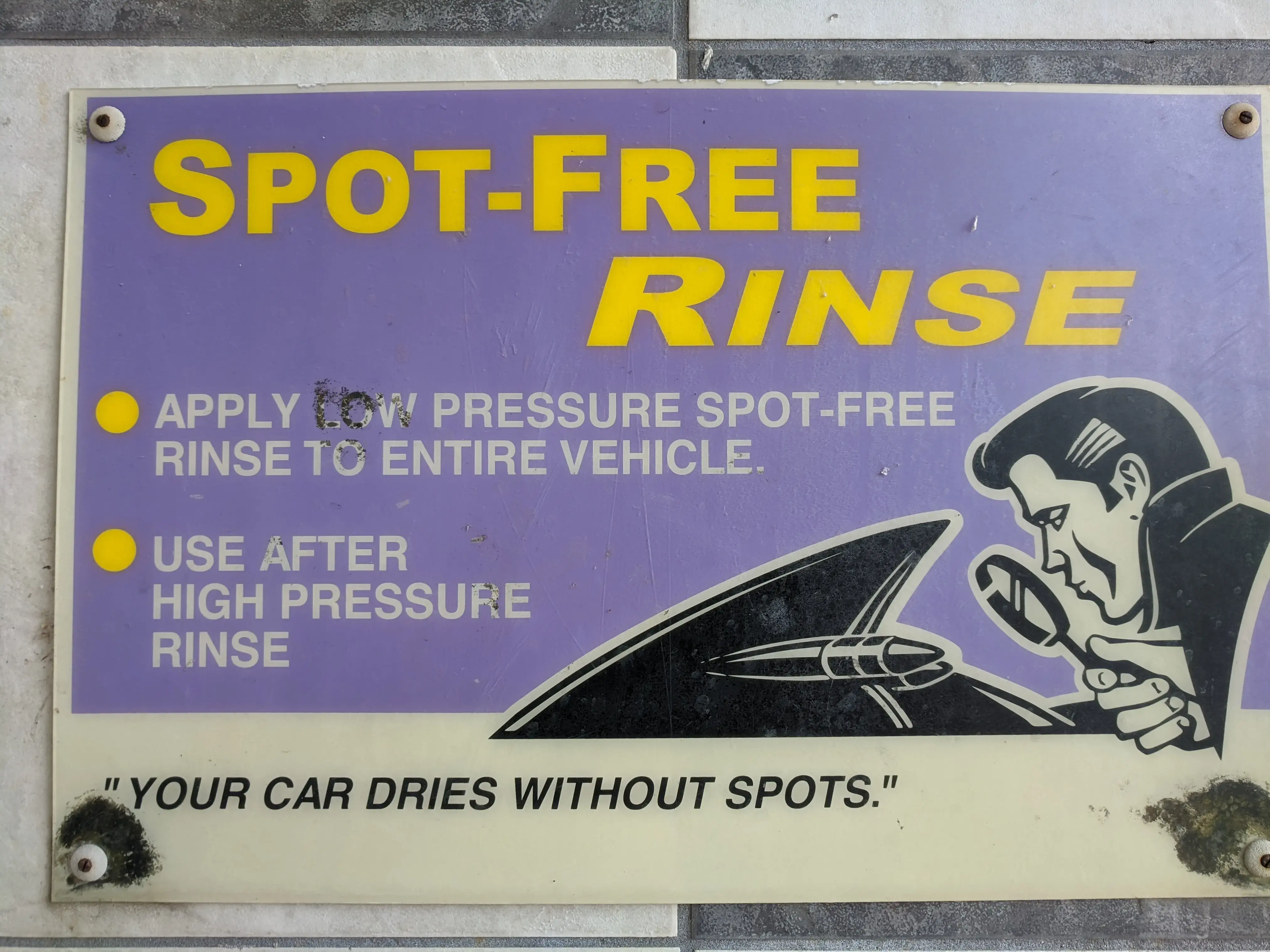 Bud's Car Wash and Laundry - Image 15