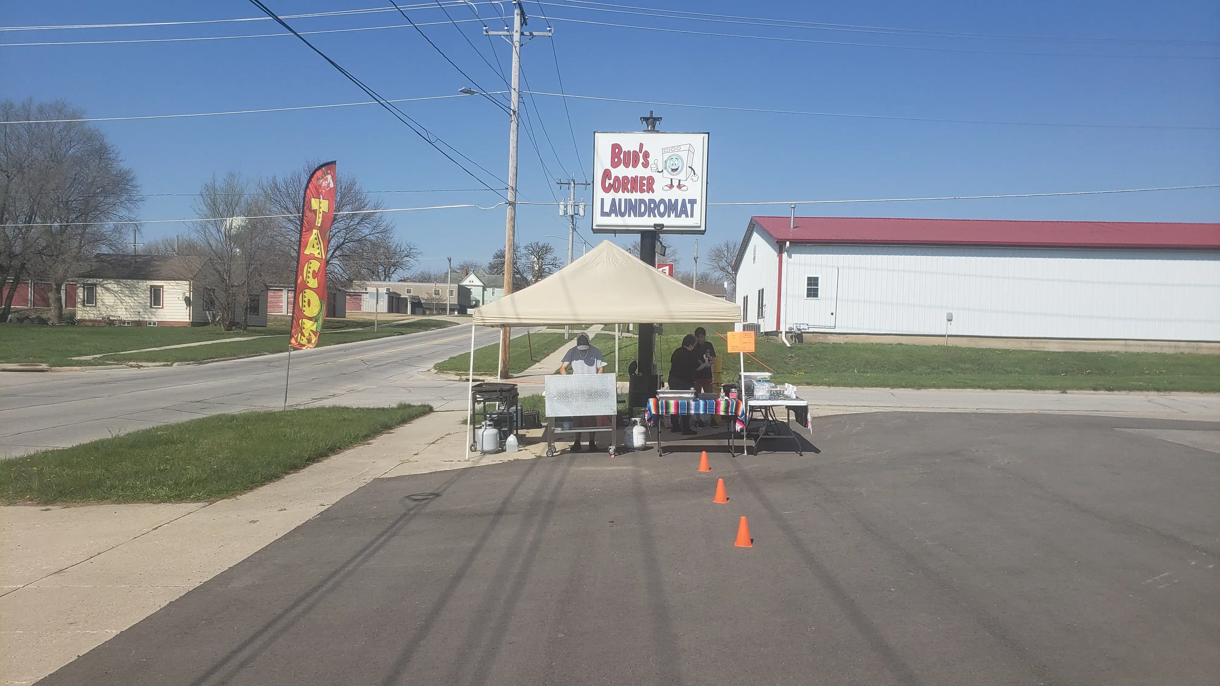 Bud's Corner Laundromat thumbnail 9