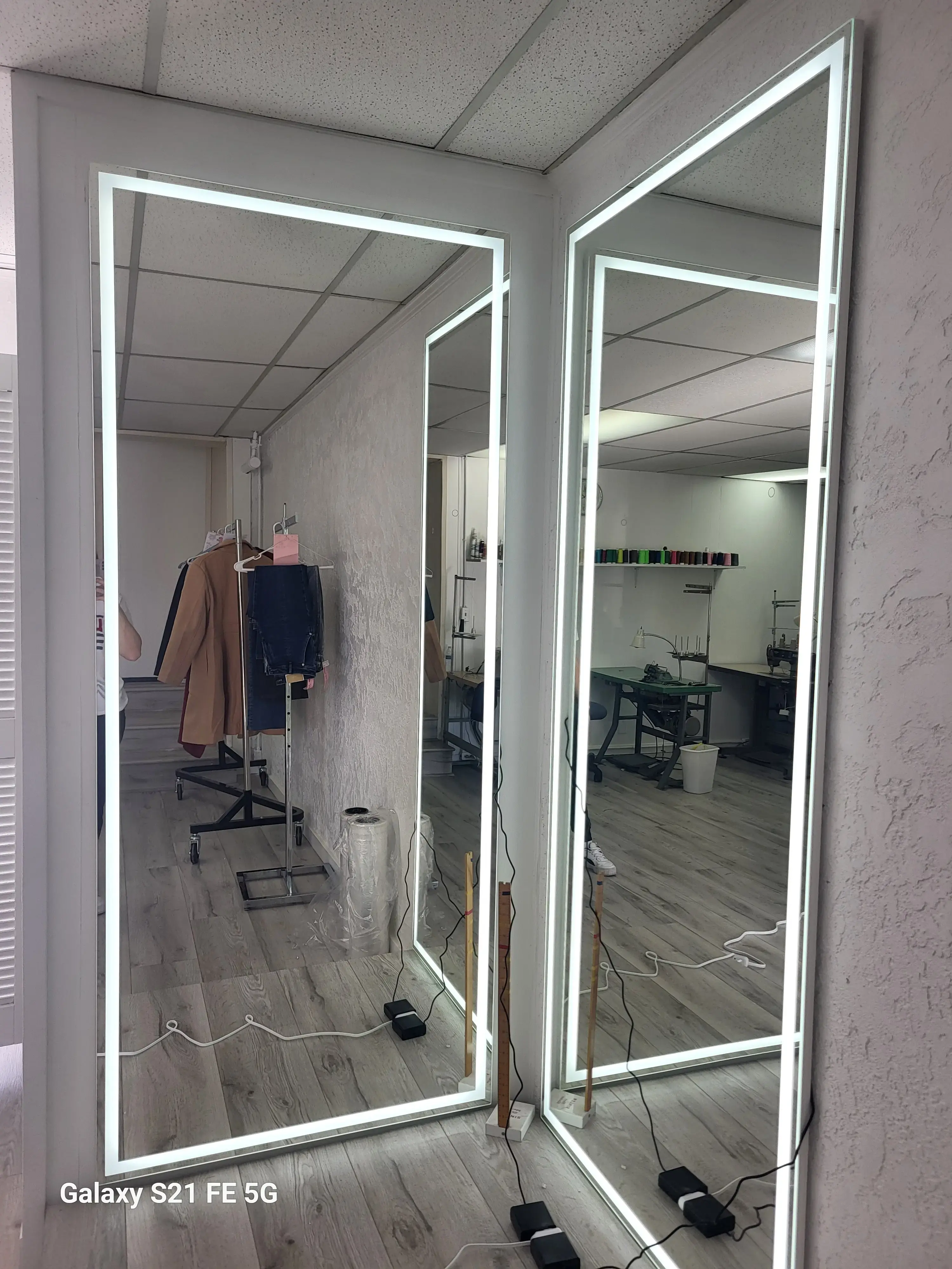 Bud's Dry Cleaning - Image 11