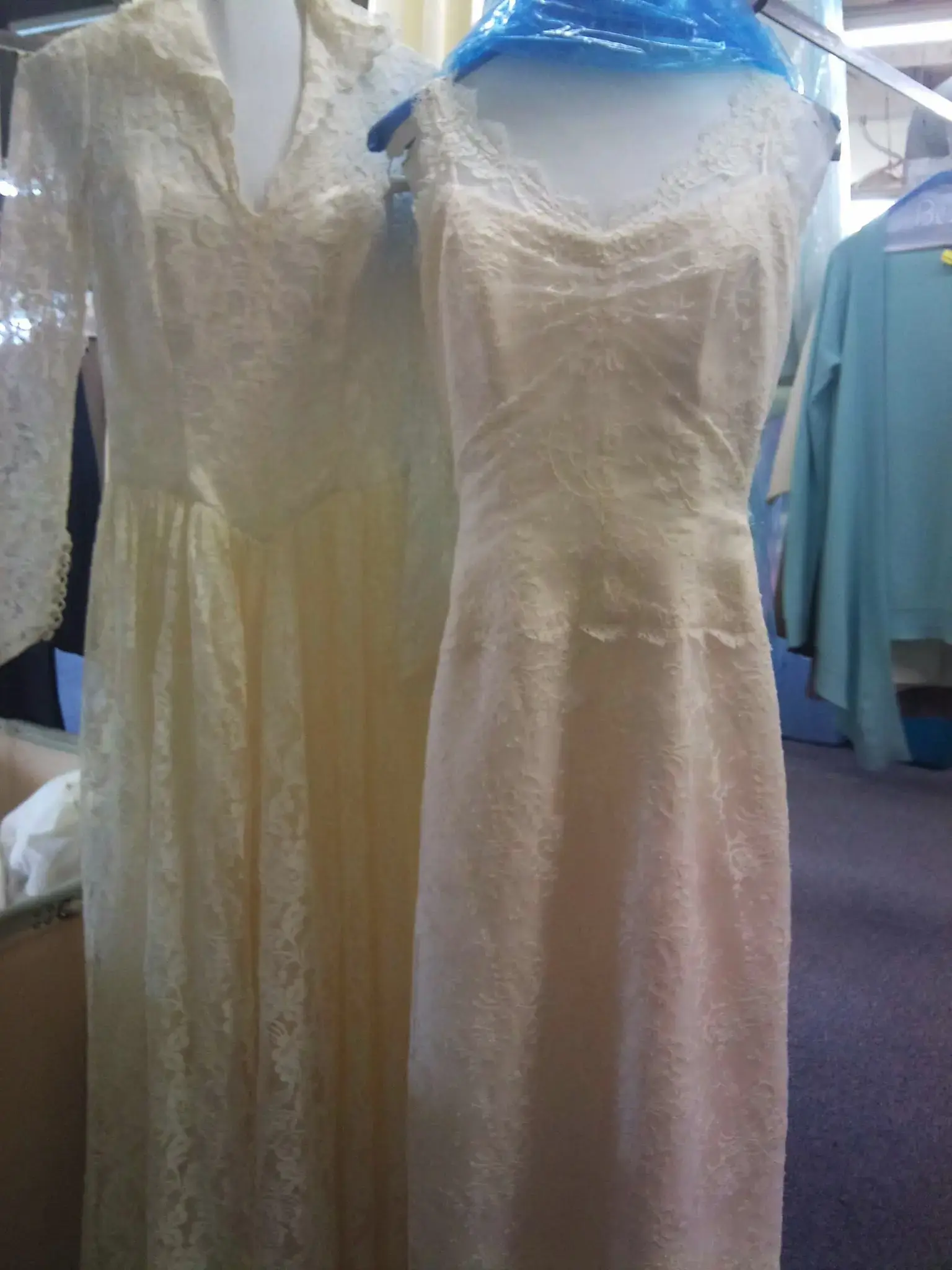 Bud's Dry Cleaning - Image 8