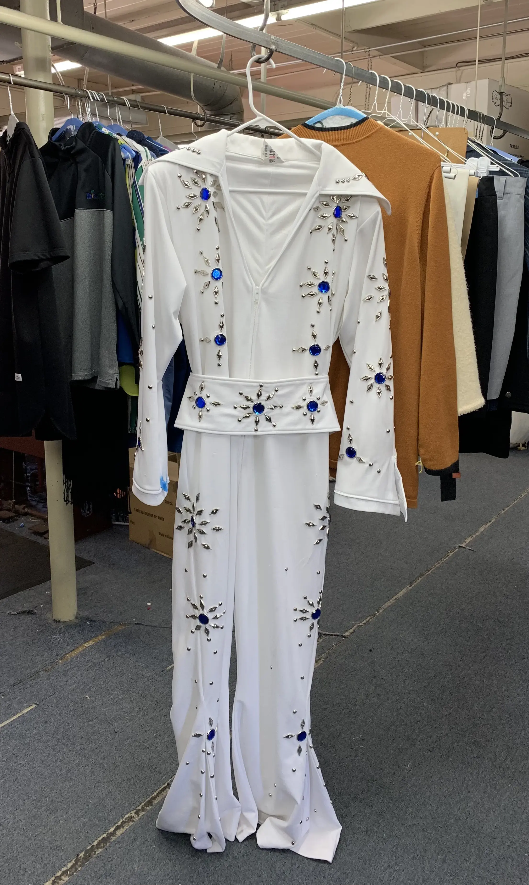 Bud's Dry Cleaning - Image 6