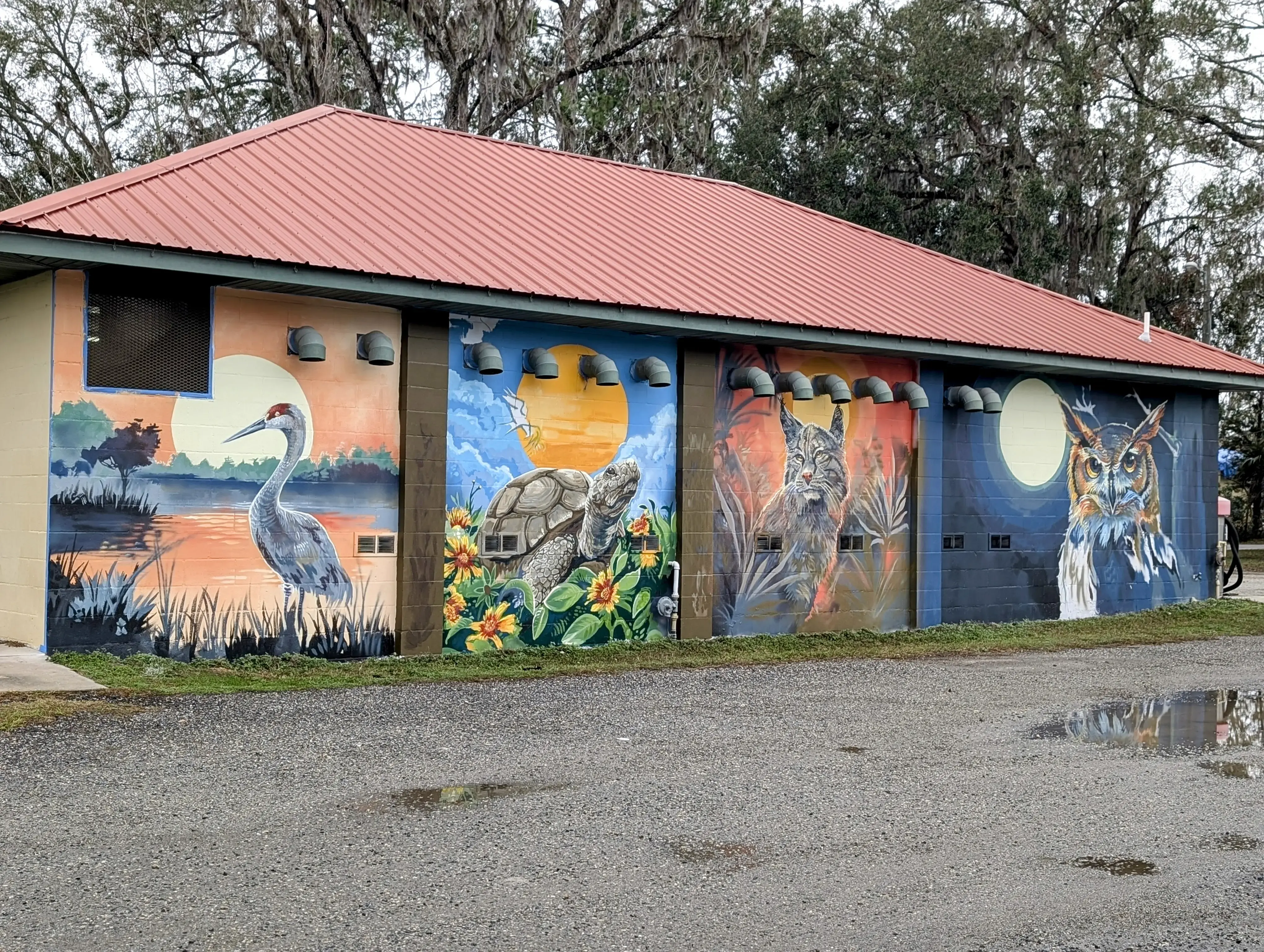 Bud's Suds Coin Laundry - Image 16