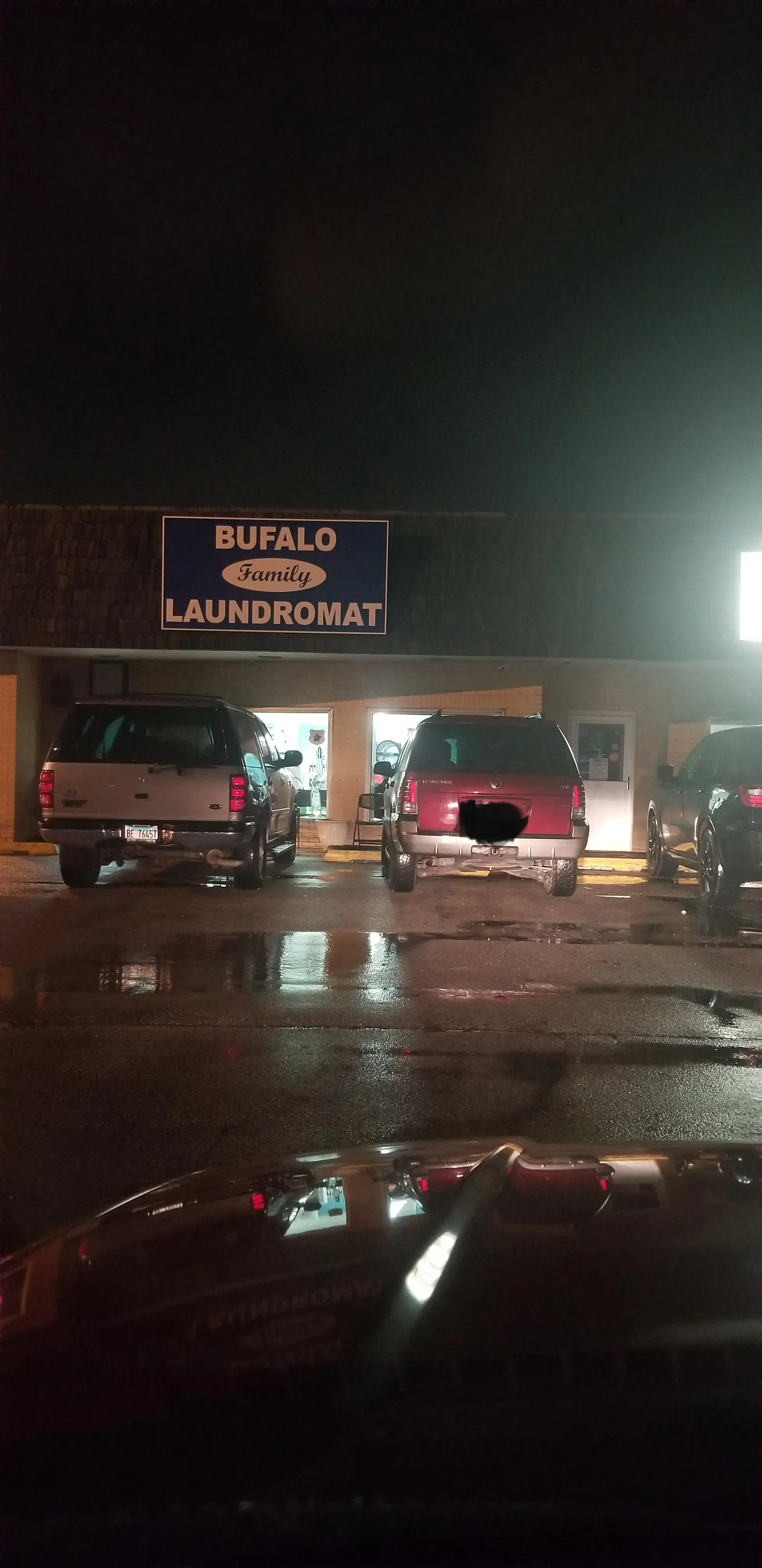 Bufalo Family Laundromat thumbnail 14