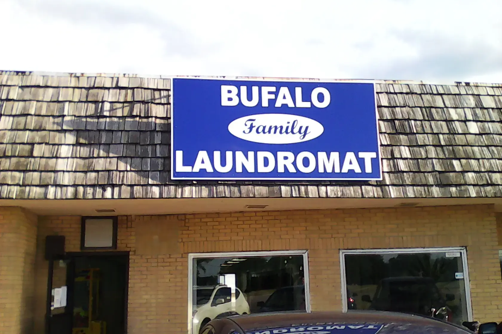 Bufalo Family Laundromat thumbnail 9