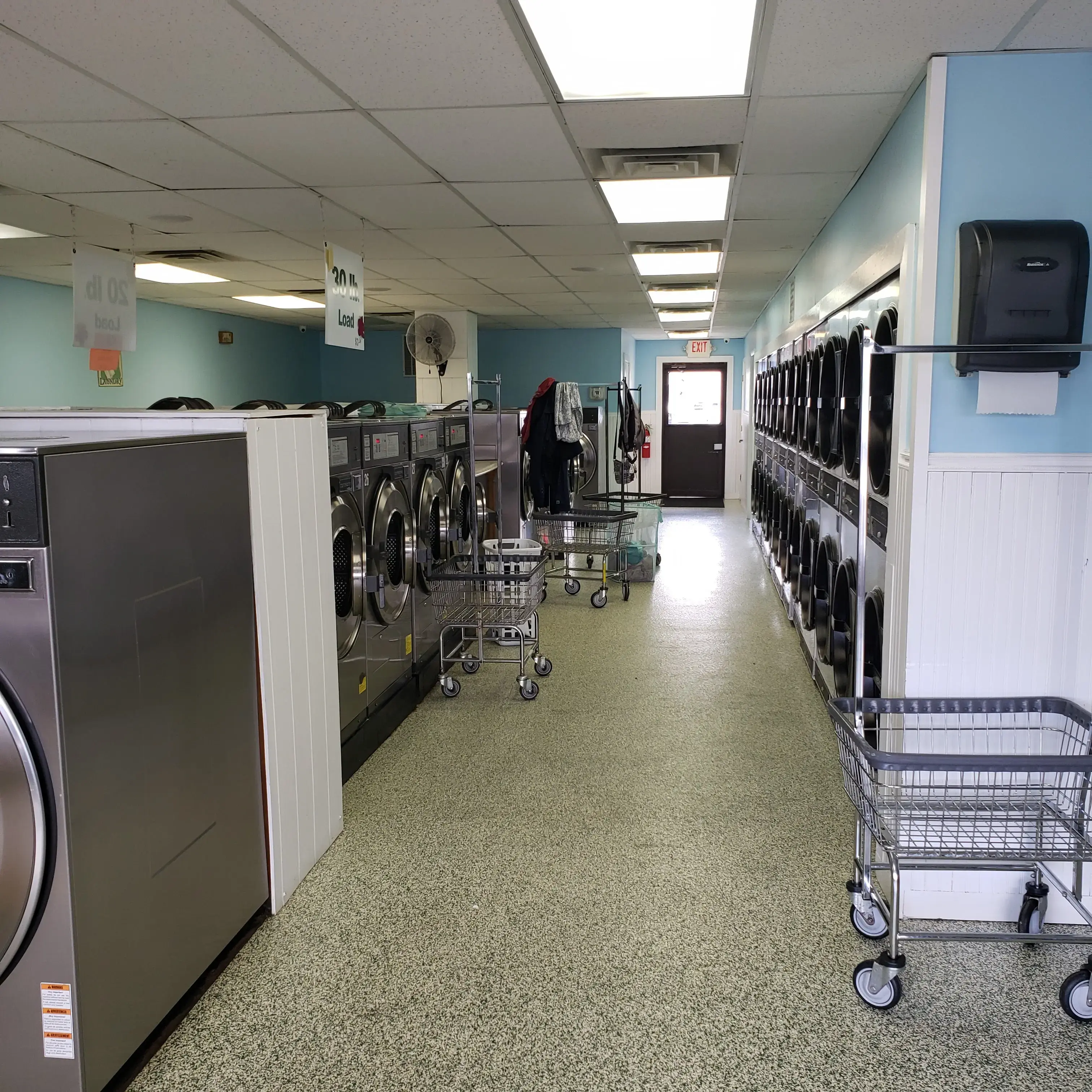 Bufalo Family Laundromat thumbnail 17