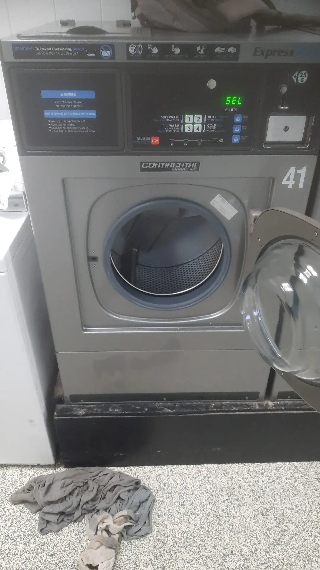 Bufalo Family Laundromat thumbnail 10