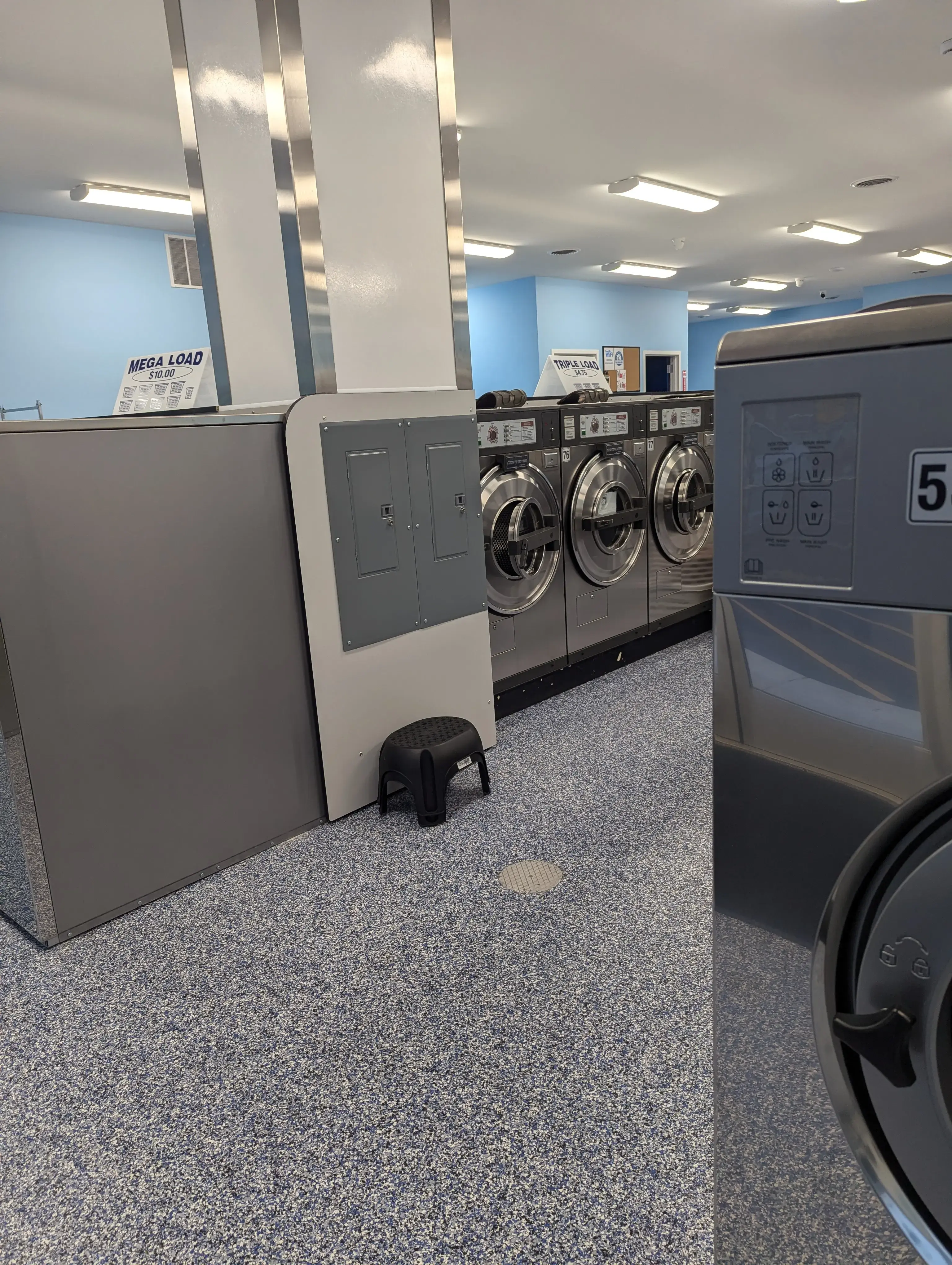 Bufalo Family Laundromat - Image 9