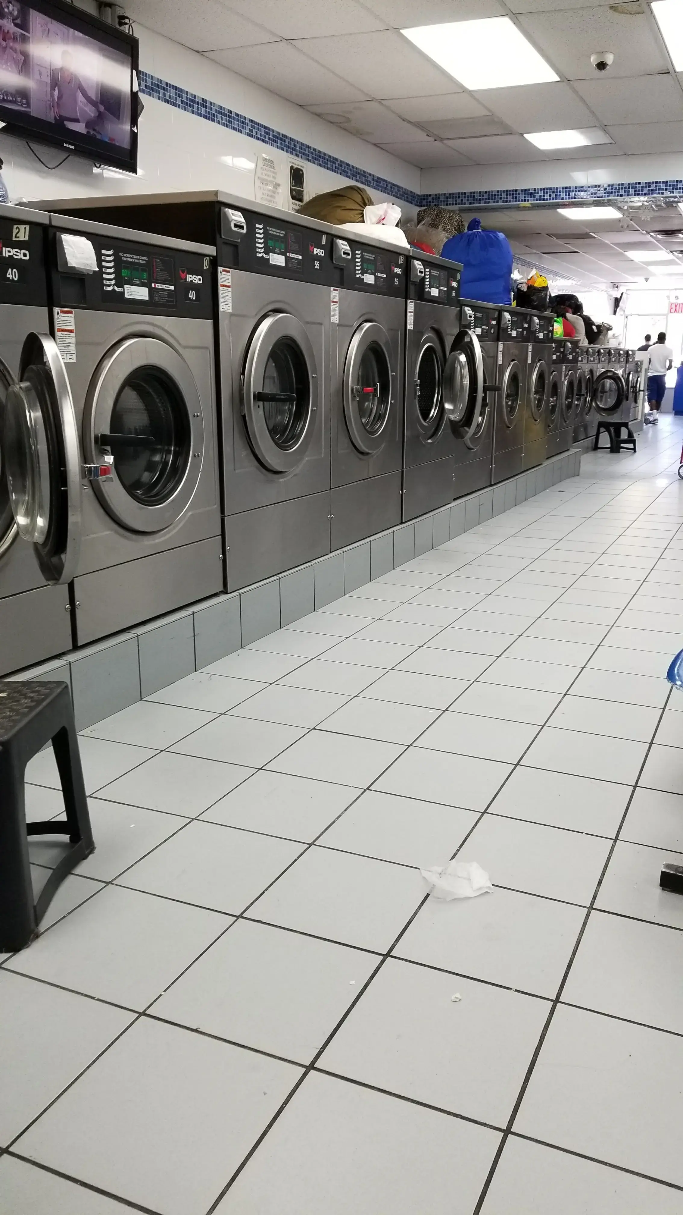 Buhre Laundromat - Image 12