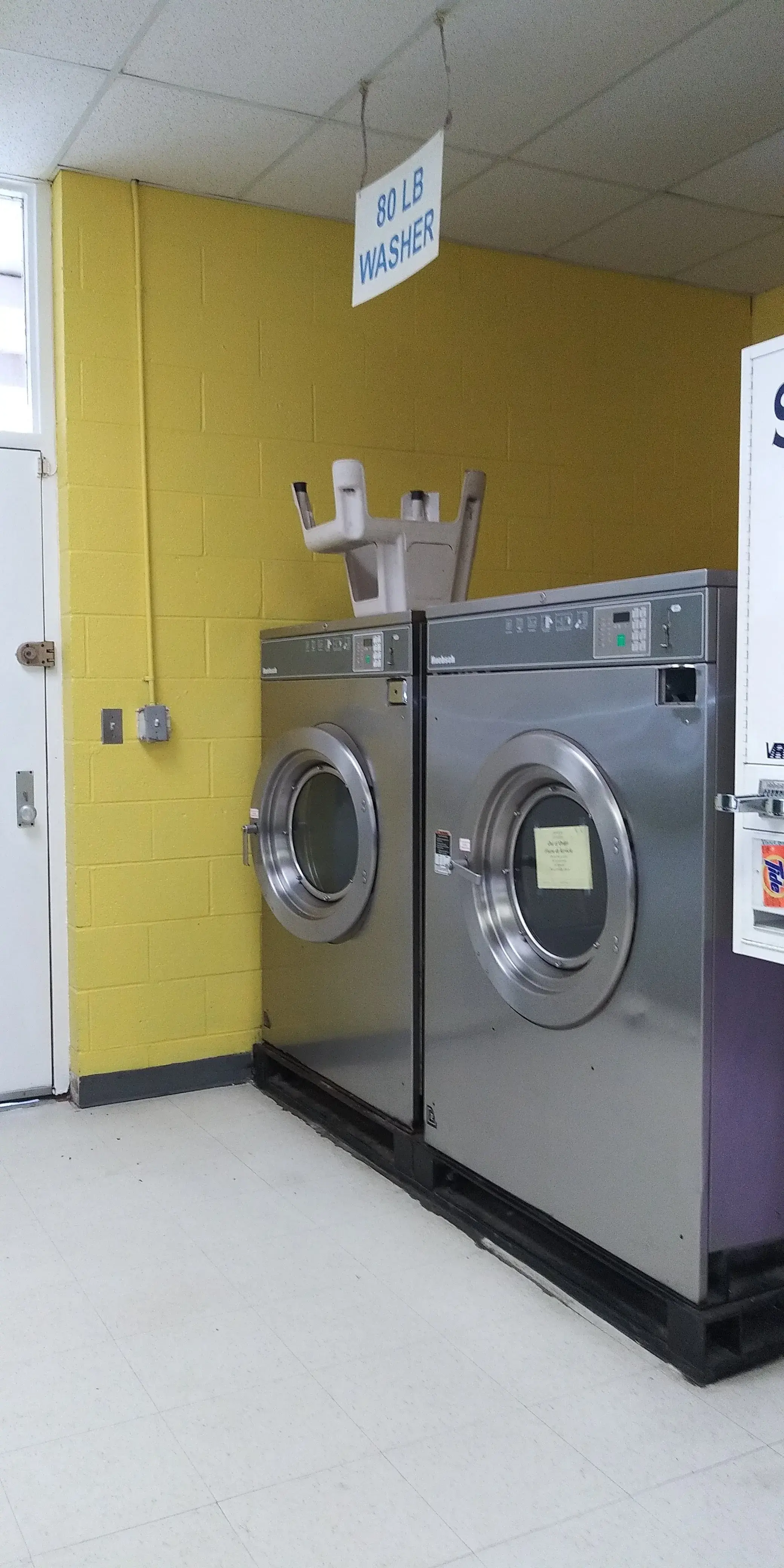 Bull City Suds Laundromat thumbnail 19