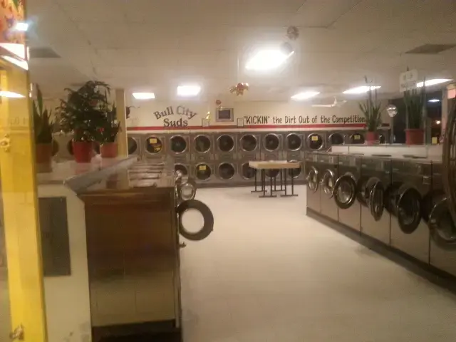 Bull City Suds Laundromat thumbnail 18