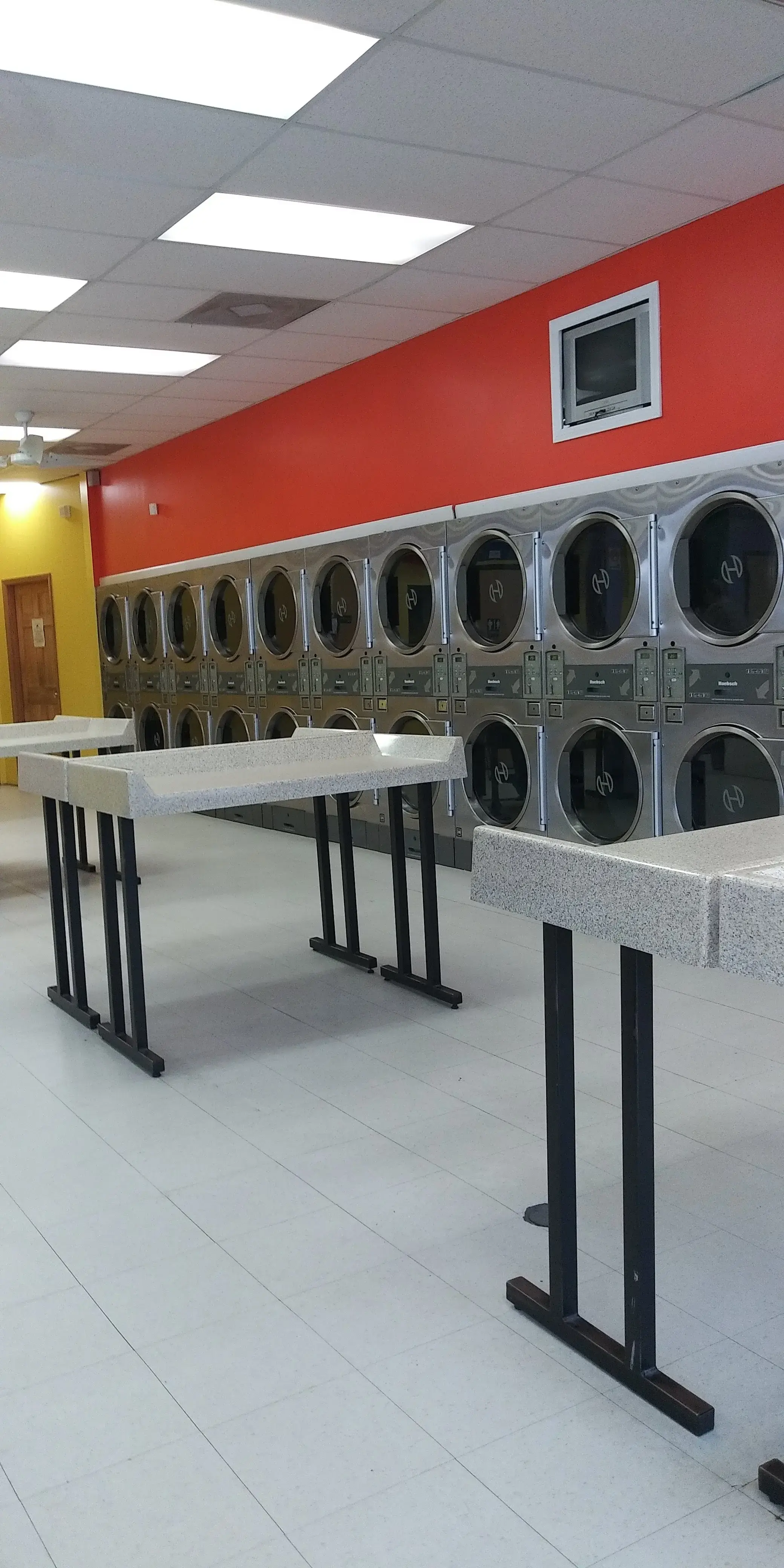 Bull City Suds Laundromat thumbnail 9