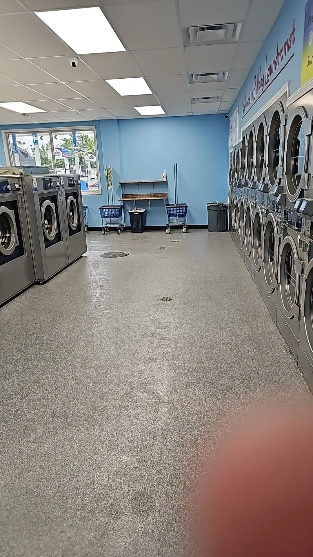 Bulldog Laundromat and GrabnGo Drivethru thumbnail 1