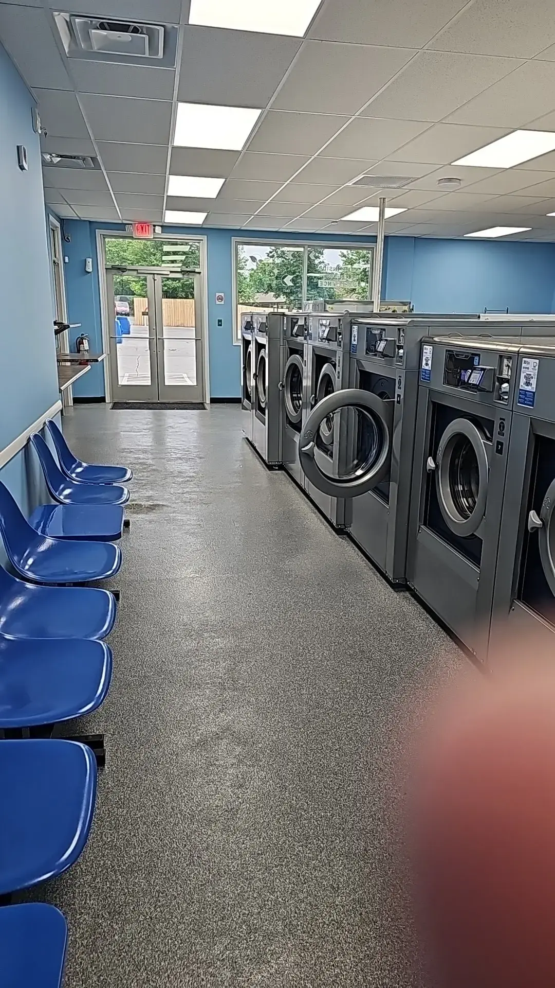Bulldog Laundromat and GrabnGo Drivethru thumbnail 2